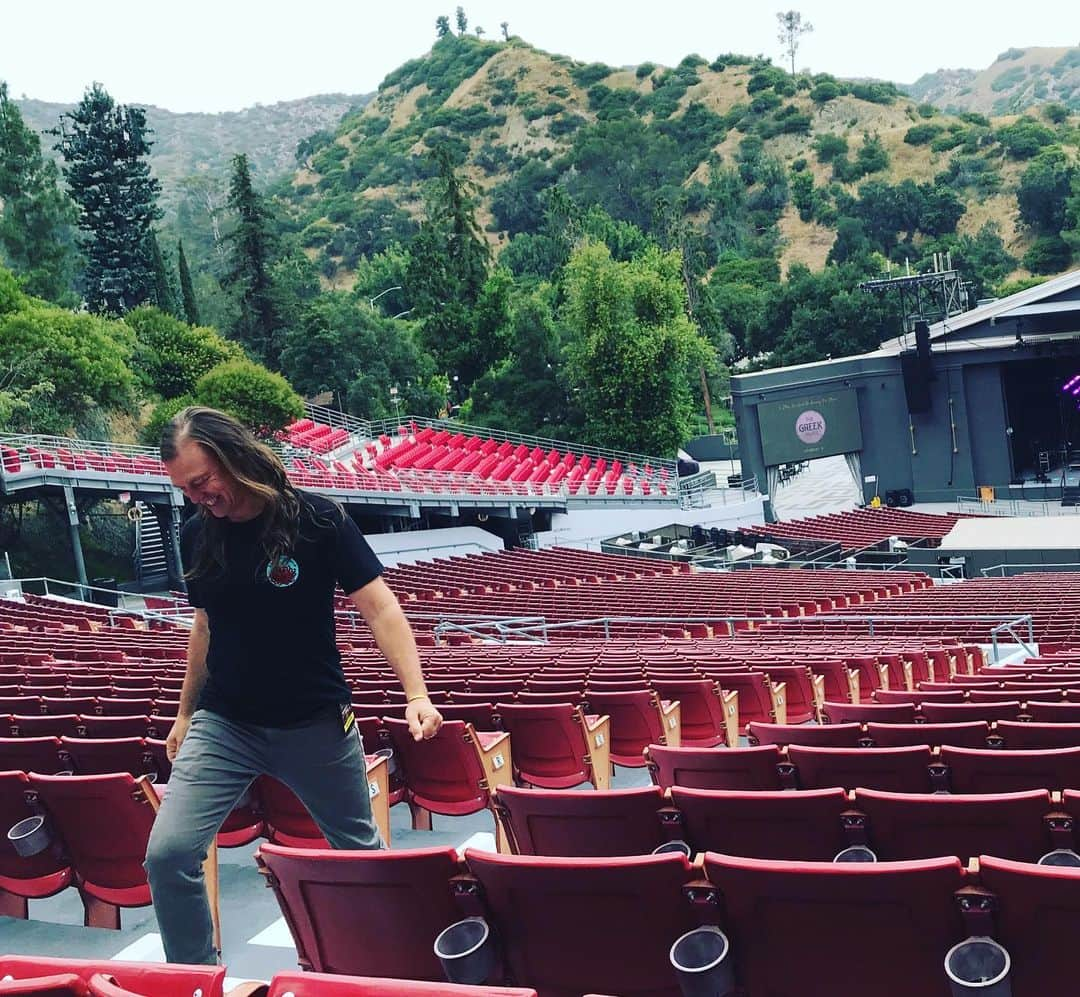 リック・バーチのインスタグラム：「Not a bad seat in the house here at The Greek! Personally checked and verified by yours truly... If you can’t be here tonight, we hope to see you at one of the concerts coming to a city near you this summer!!! Tour link in bio.」