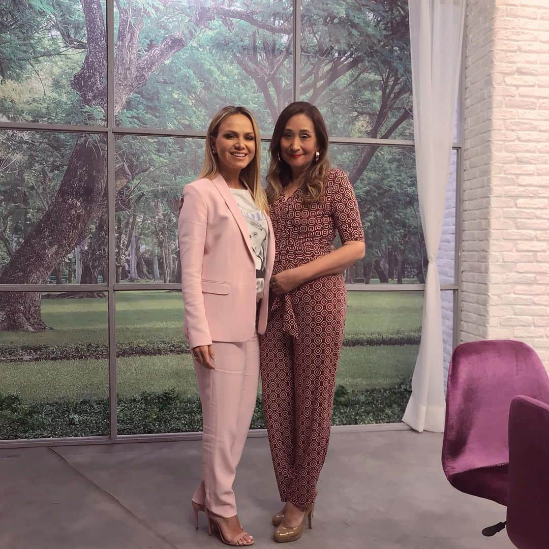 Eliana Michaelichin Bezerraのインスタグラム：「Hoje fui fazer uma visita para @soniaabrao. Foi muito bacana perceber e sentir o respeito que vcs tem por minha história de vida. Obrigada.」