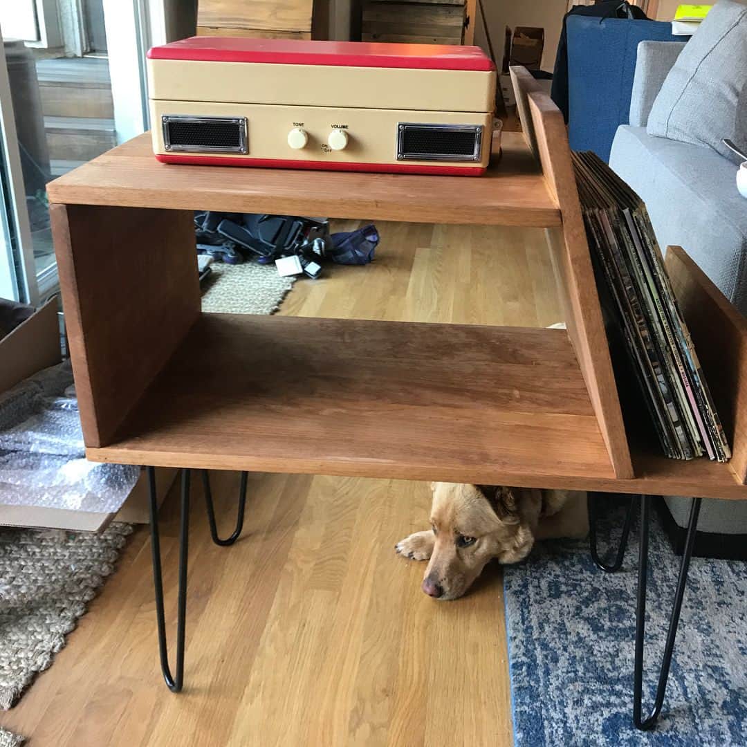 マイケル・グラント・テリーのインスタグラム：「Here are a few more pieces I’ll be selling @zebulon.bazaar this Saturday from 10-5. Come on out!  #reclaimedwood #zebulonbazaar #silverlake #losangeles #records #recordstand #carpentry」