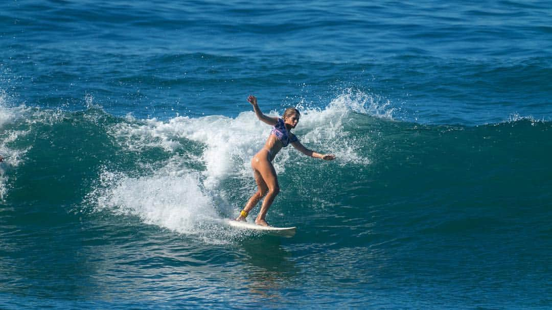 イザベラ・サントーニさんのインスタグラム写真 - (イザベラ・サントーニInstagram)「Não disse que o #surf de hoje rendeu?! Como eu amo estar no mar!!!! 🌊 #surfgirl obrigada pelos registros 🙌@ready2fly_imagens_aereas」6月15日 6時04分 - isabellasantoni