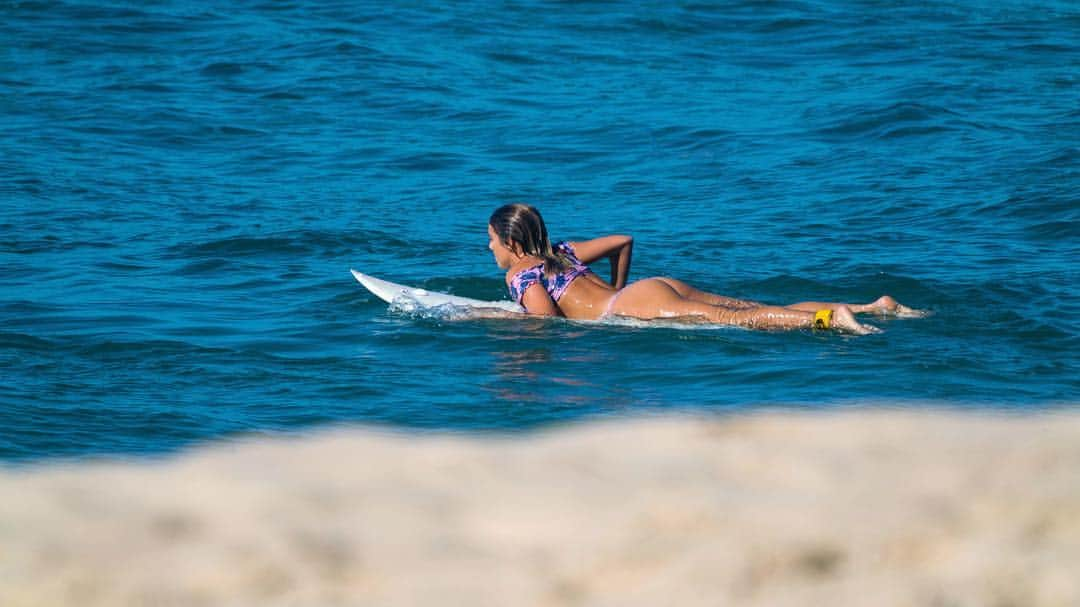 イザベラ・サントーニさんのインスタグラム写真 - (イザベラ・サントーニInstagram)「Não disse que o #surf de hoje rendeu?! Como eu amo estar no mar!!!! 🌊 #surfgirl obrigada pelos registros 🙌@ready2fly_imagens_aereas」6月15日 6時04分 - isabellasantoni