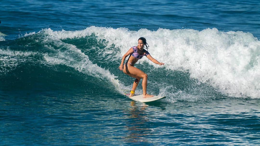 イザベラ・サントーニさんのインスタグラム写真 - (イザベラ・サントーニInstagram)「Não disse que o #surf de hoje rendeu?! Como eu amo estar no mar!!!! 🌊 #surfgirl obrigada pelos registros 🙌@ready2fly_imagens_aereas」6月15日 6時04分 - isabellasantoni