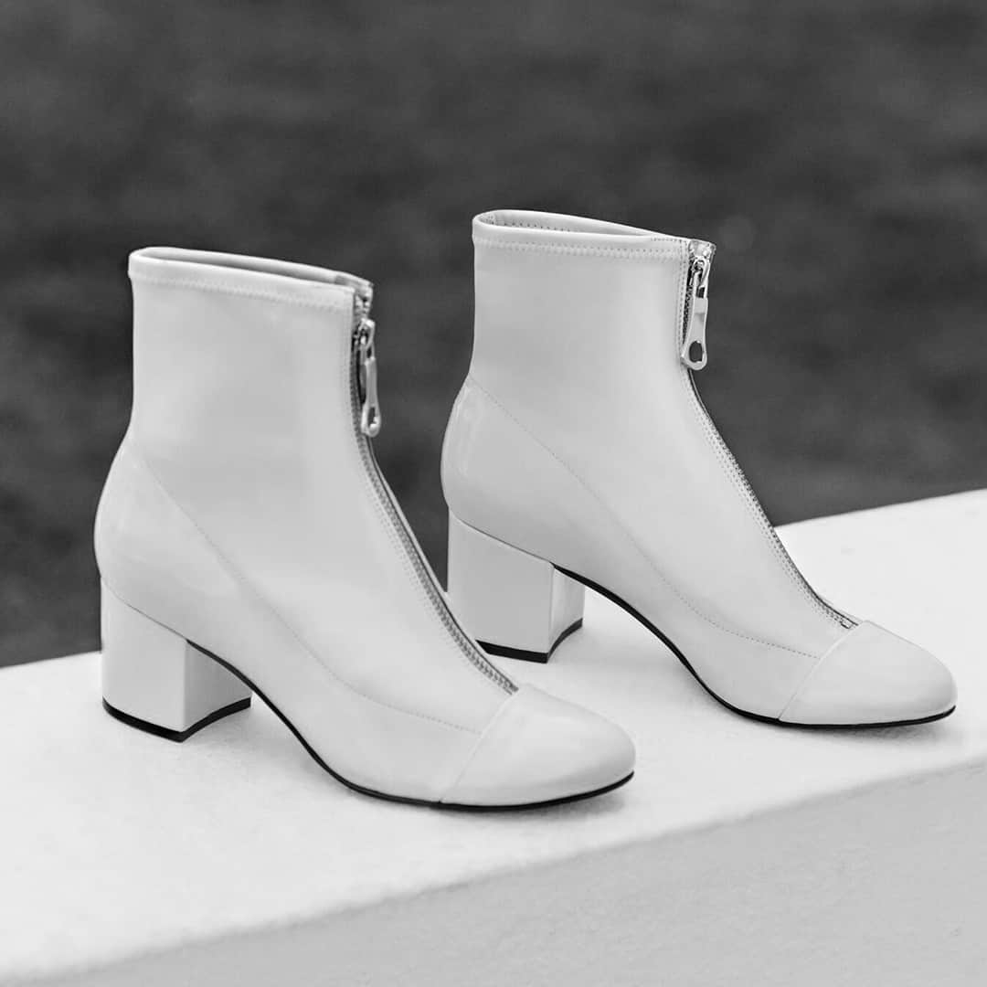Schutzのインスタグラム：「White winter boots 😍❤ #Schutzfall」