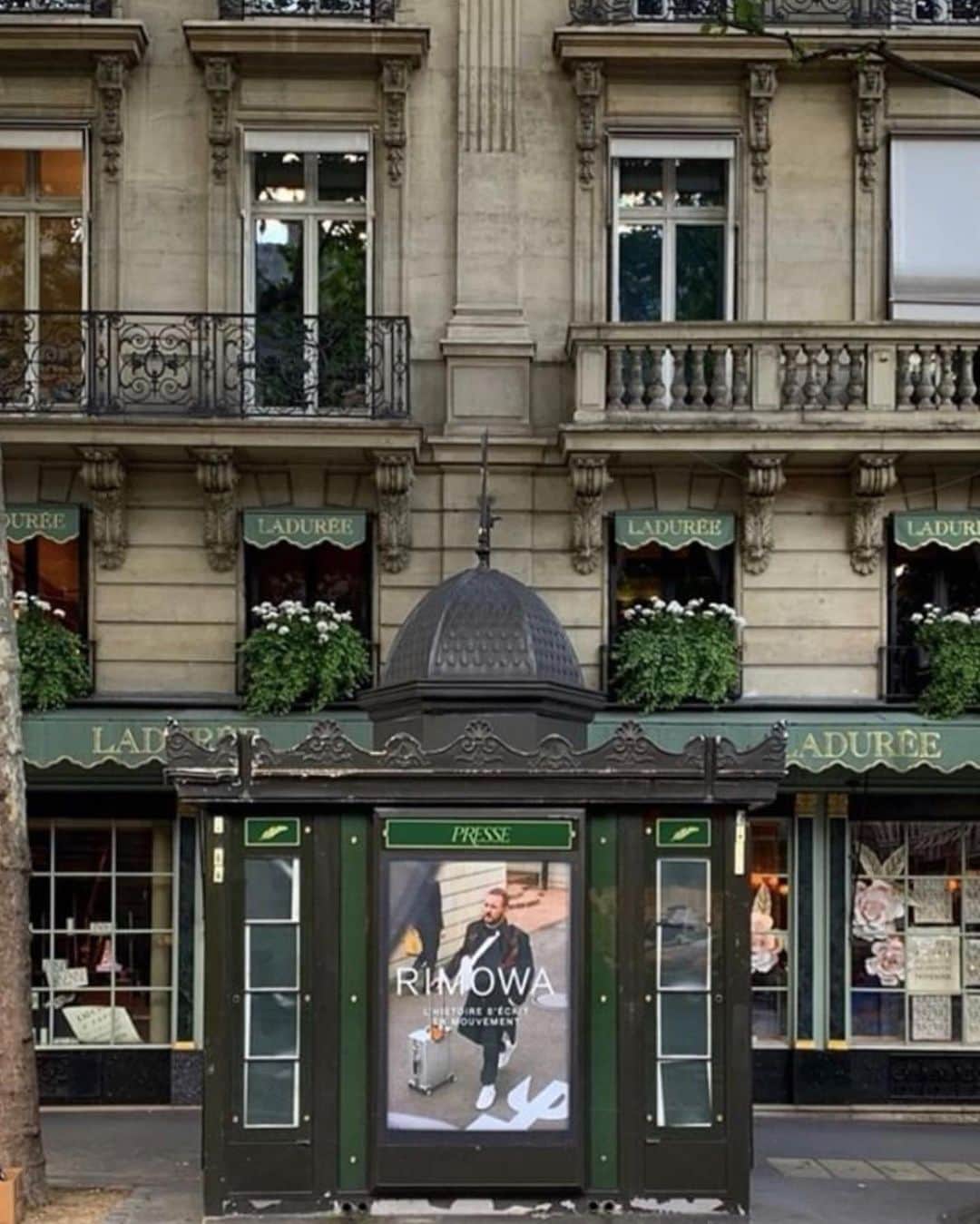 キム・ジョーンズさんのインスタグラム写真 - (キム・ジョーンズInstagram)「Bonsoir Paris @rimowa」6月15日 6時10分 - mrkimjones