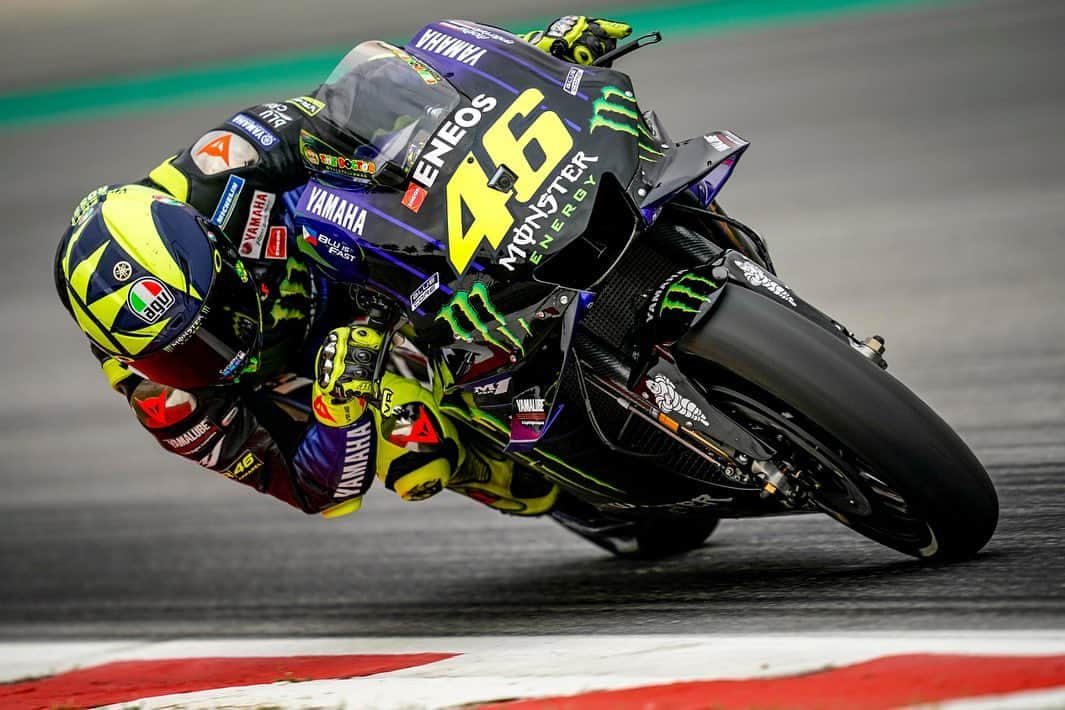 バレンティーノ・ロッシさんのインスタグラム写真 - (バレンティーノ・ロッシInstagram)「Montmeló Circuit,Barcellona Friday,free practice 📸 @falex79」6月15日 6時15分 - valeyellow46