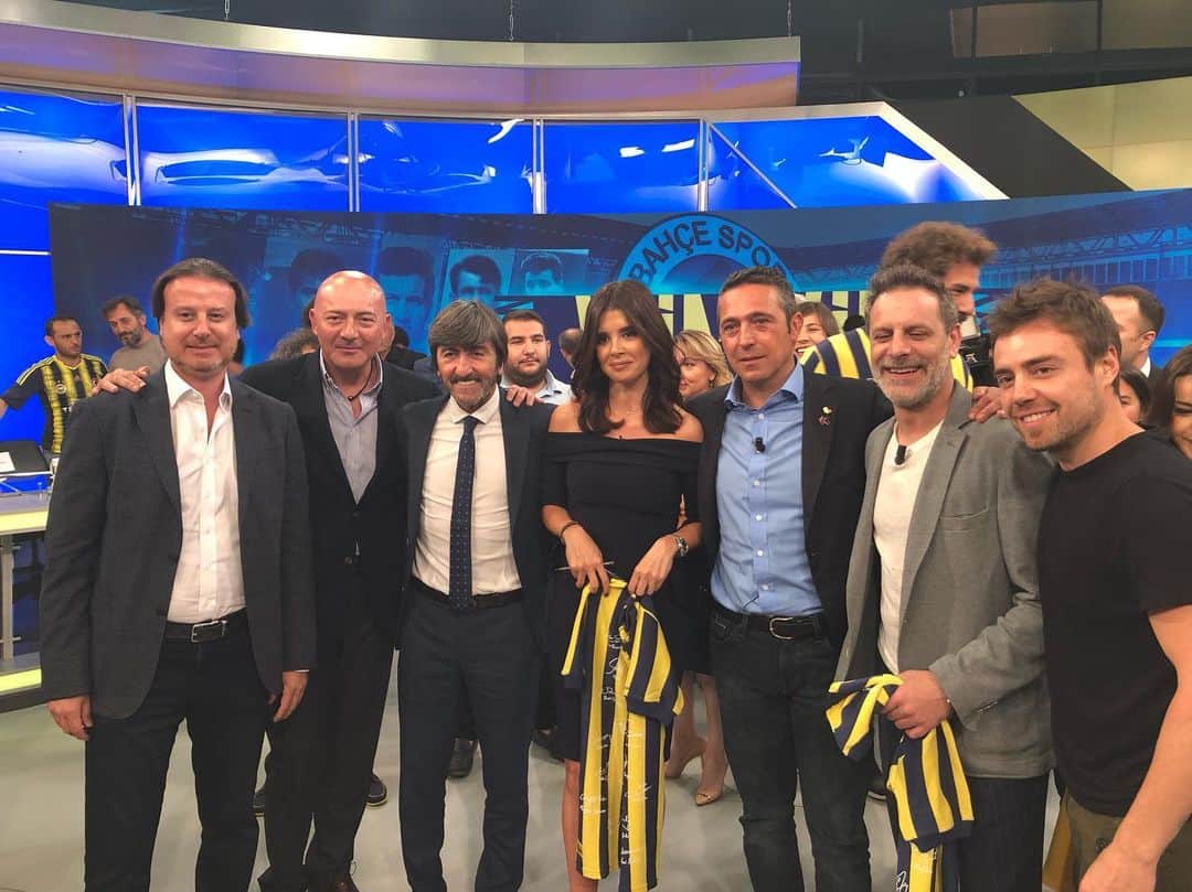 muratdalkilicのインスタグラム：「Fenerbahçe’mize🥂」