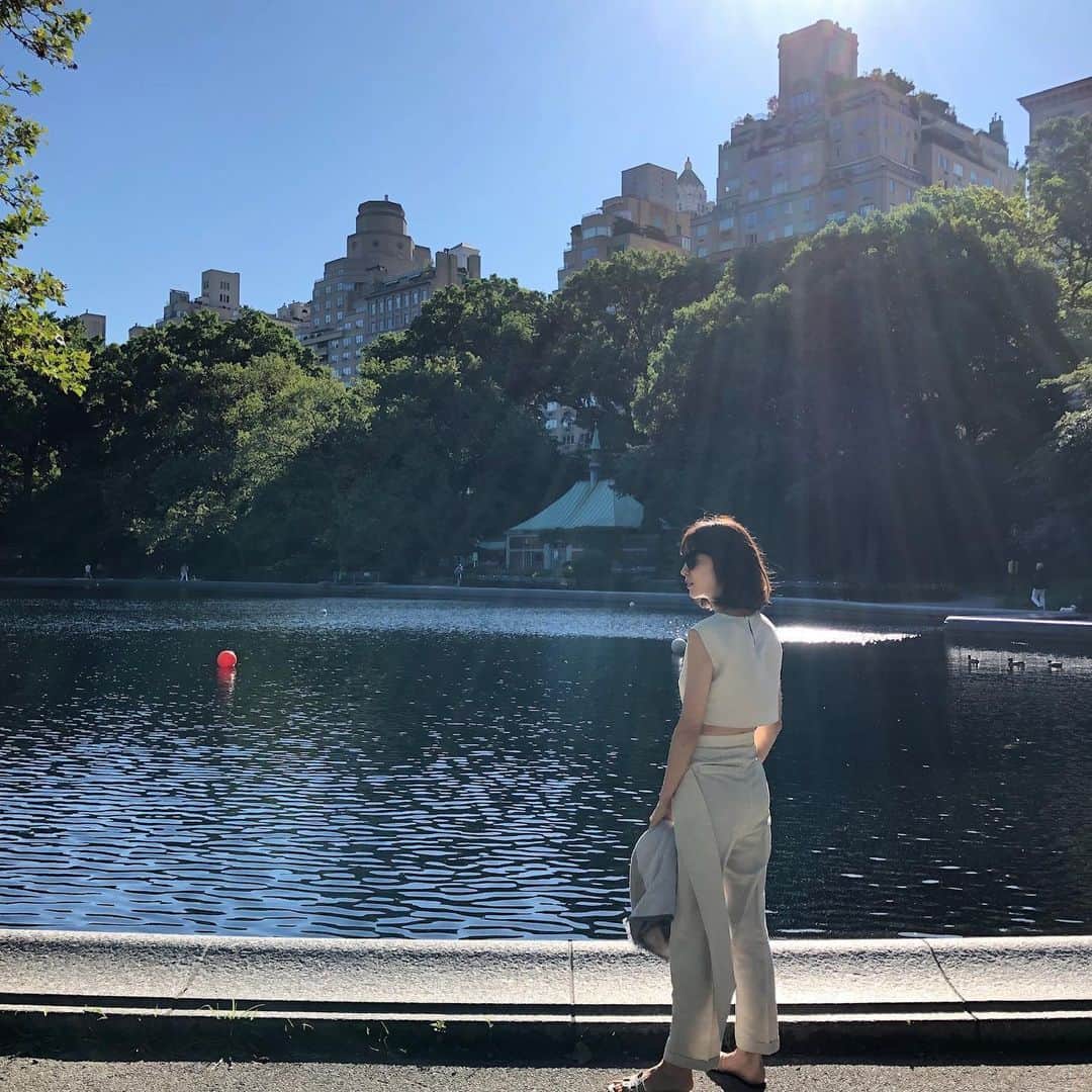 木本泉さんのインスタグラム写真 - (木本泉Instagram)「-﻿ お散歩🚶‍♀️🚶‍♀️🚶‍♀️﻿ ﻿ 気持ちが良い朝です☀️﻿ ﻿ #ny#nyc#centralpark」6月15日 6時44分 - izumikimoto