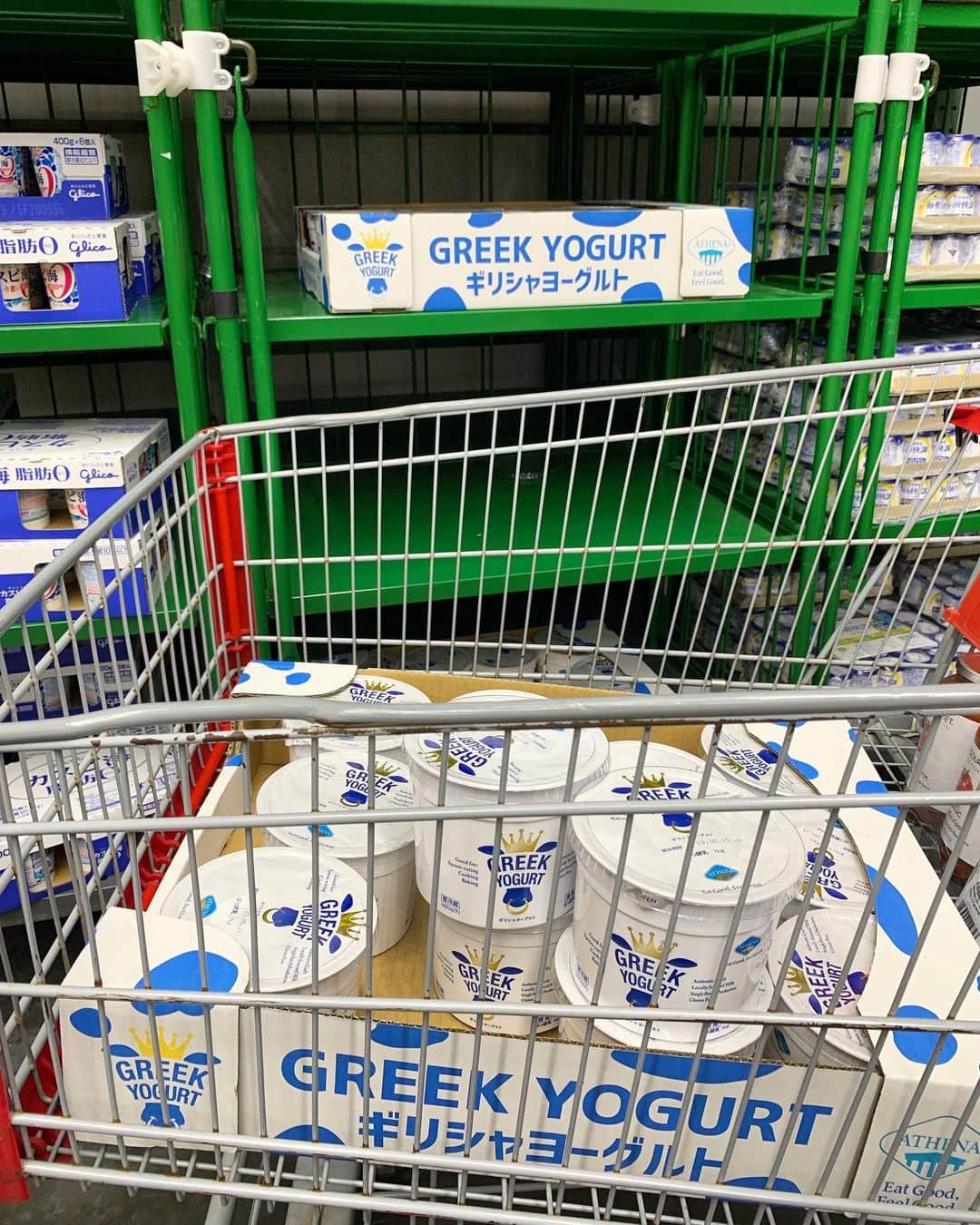 athena_greek_yogurtさんのインスタグラム写真 - (athena_greek_yogurtInstagram)「Happy weekend! 今週末もコストコでお待ちしています🐮🛒 • • • #costcojapan #athenagreekyogurt #shopping」6月15日 7時22分 - athena_greek_yogurt