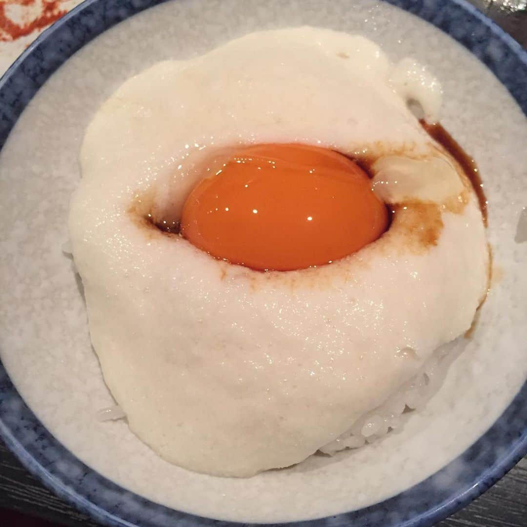 ほんこんさんのインスタグラム写真 - (ほんこんInstagram)「昨日は焼き鳥食べてました #焼き鳥  #軍鶏 #鳥一  #卵とろろかけご飯  #心斎橋  #旨い  #ニラ #ほんこんの花屋さんbloom  #海蔵kaizou  #ほんこん」6月15日 7時15分 - hongkong2015_4_9