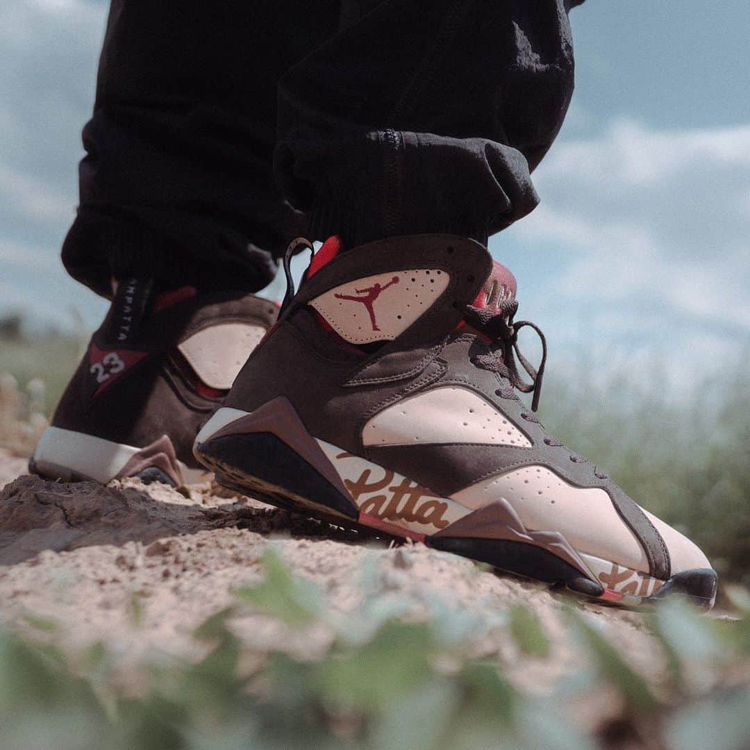 Sneaker Newsさんのインスタグラム写真 - (Sneaker NewsInstagram)「The @patta_nl x Air Jordan 7 drops globally tomorrow. Where does this rank among the year’s Jordan collaborations? For details on where to buy a pair, hit the link in our bio.」6月15日 7時27分 - sneakernews