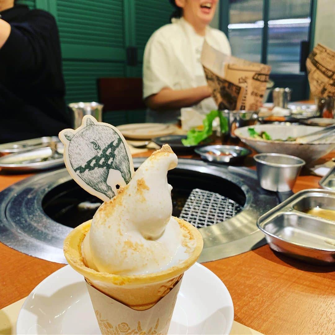 安田美沙子さんのインスタグラム写真 - (安田美沙子Instagram)「昨日は、生放送終わりにみんなでランチ❤️ サムギョプサルが食べたくて、大好きな千里子パイセンや、スタッフさん仲間たちと、渋谷のサムゴリプジュッカンへ。。。 美味しかった😭❤️ . . キムチも、ニンニクも、豚肉も、野菜も食べて元気モリモリ⭐️ . . @3geoributchers_jp #instafood #lunch #サムギョプサル #happy #生放送終わり」6月15日 7時41分 - yasuda_misako