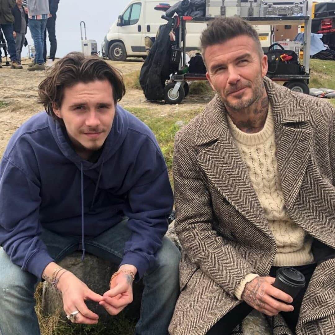 People Magazineさんのインスタグラム写真 - (People MagazineInstagram)「Just two handsome Beckhams here to put a smile on your face. 😍 |#Regram @davidbeckham」6月15日 8時10分 - people