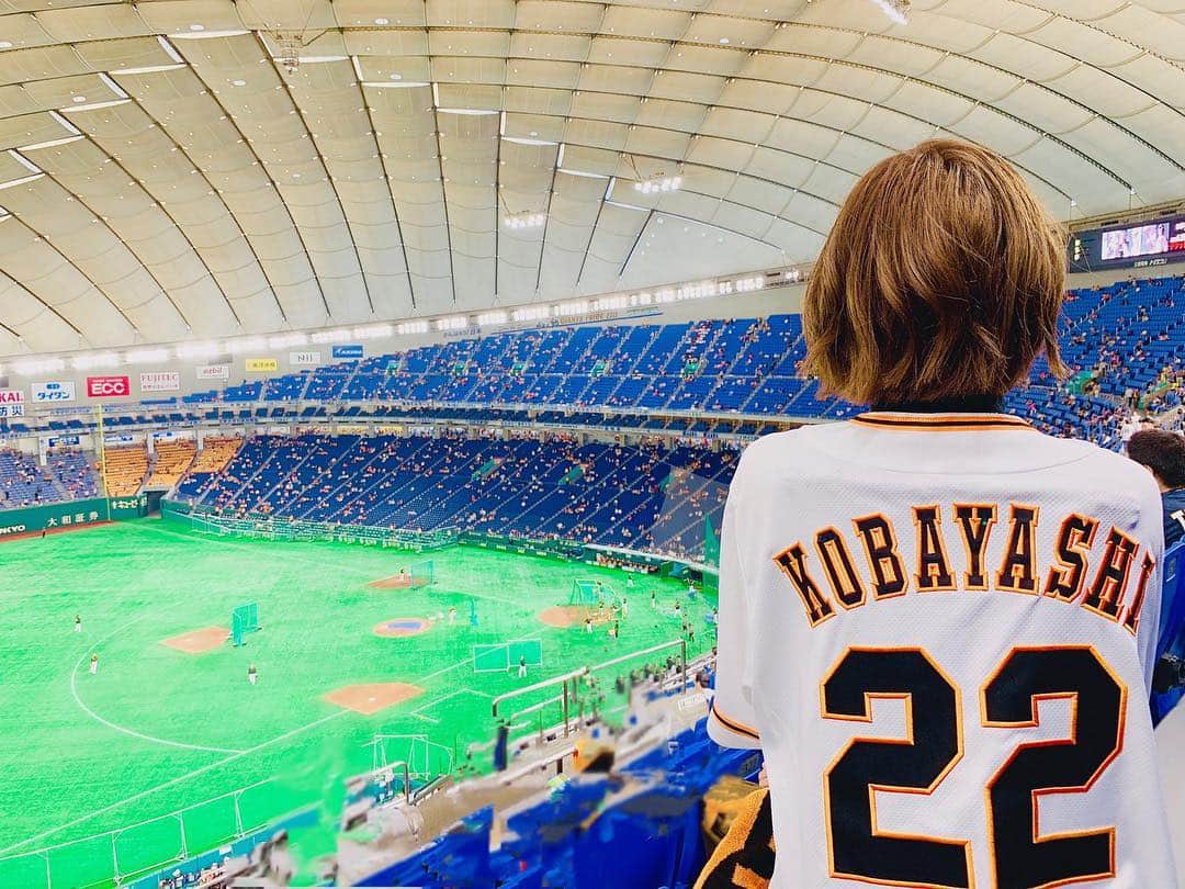 小林智絵さんのインスタグラム写真 - (小林智絵Instagram)「. . スポーツって素晴らしいね👏 . . #pimms #idol #kawaii #cute #japan #tokyo #giants #tigers #giantspride #baseball #make #hair #code #巨人 #阪神 #野球  #読売ジャイアンツ #ジャイアンツ #阪神タイガース #小林智絵」6月15日 8時11分 - kobayashichie_1012