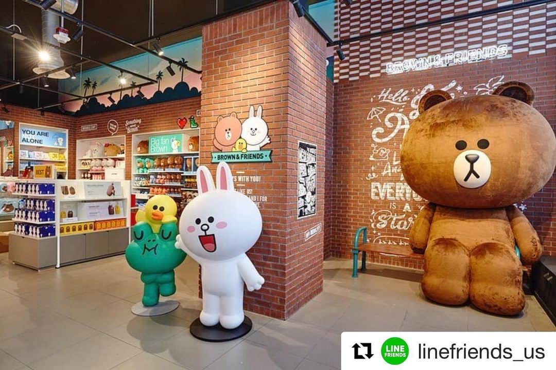 LINE FRIENDSさんのインスタグラム写真 - (LINE FRIENDSInstagram)「#Repost @linefriends_us with @get_repost ・・・ Tomorrow is the big day! . Come meet BROWN&FRIENDS and enjoy the exciting events we have planned for you! . <Location> 📍 ‪6922 Hollywood Blvd, Los Angeles, CA 90028‬ . 👉 Link in bio for details . #OPEN #JUNE15 #SPECIALEVENTS #BROWN #CONY #SALLY #BT21 #LINEFRIENDS #PERMANANET #STORE #HOLLYWOOD #LOSANGELES #LA #LINEFRIENDS_US」6月15日 8時24分 - linefriends