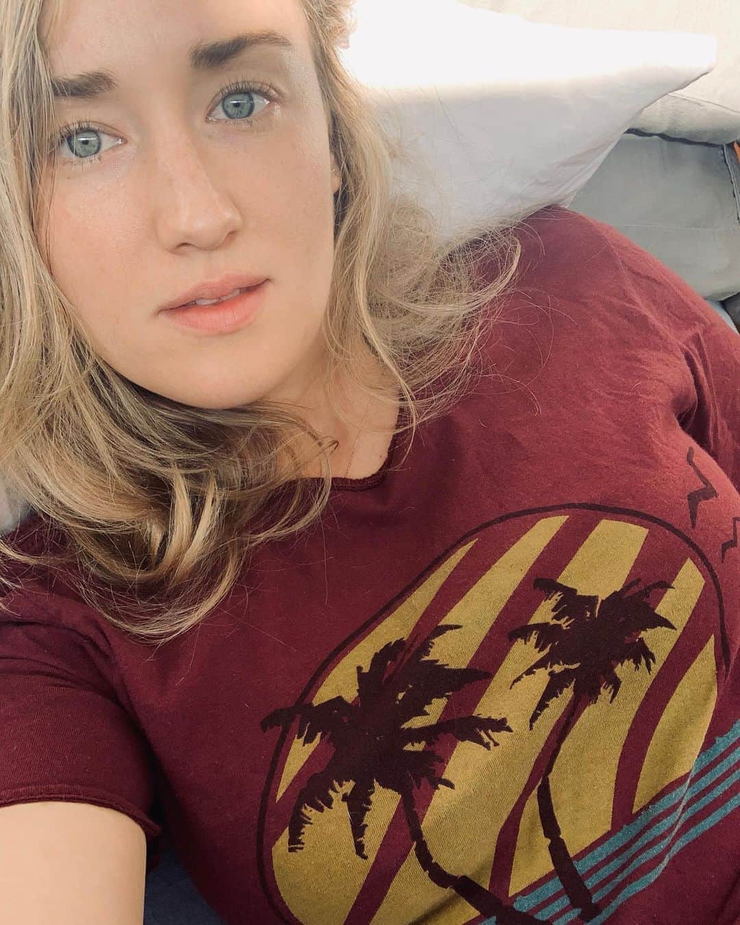 アシュレー・ジョンソンのインスタグラム：「Happy 6th Year Anniversary, fam. This game changed my life and I’m so proud and BEYOND GRATEFUL that I got to be a part of it. Can’t wait until the next one is IN YOUR DANG FACES #TheLastOfUs #BrickFuckingMaster #EndureAndSurvive」
