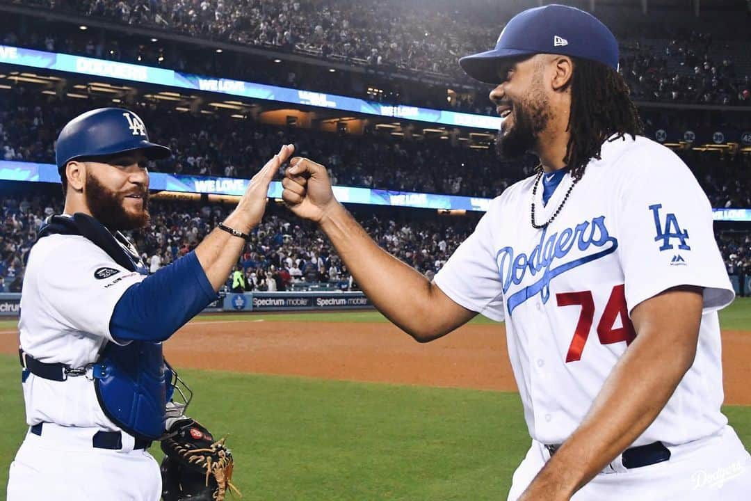 Los Angeles Dodgersさんのインスタグラム写真 - (Los Angeles DodgersInstagram)「Win. ✔️」6月15日 14時27分 - dodgers