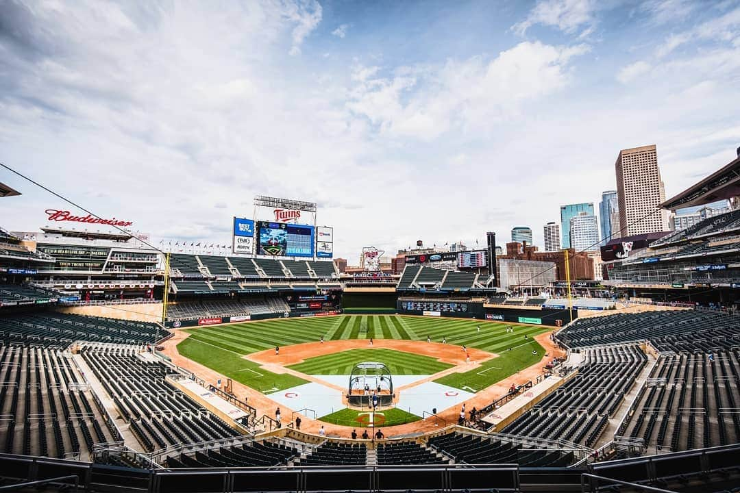 カンザスシティ・ロイヤルズさんのインスタグラム写真 - (カンザスシティ・ロイヤルズInstagram)「Time to take on the Twin Cities. #AlwaysRoyal」6月15日 8時59分 - kcroyals