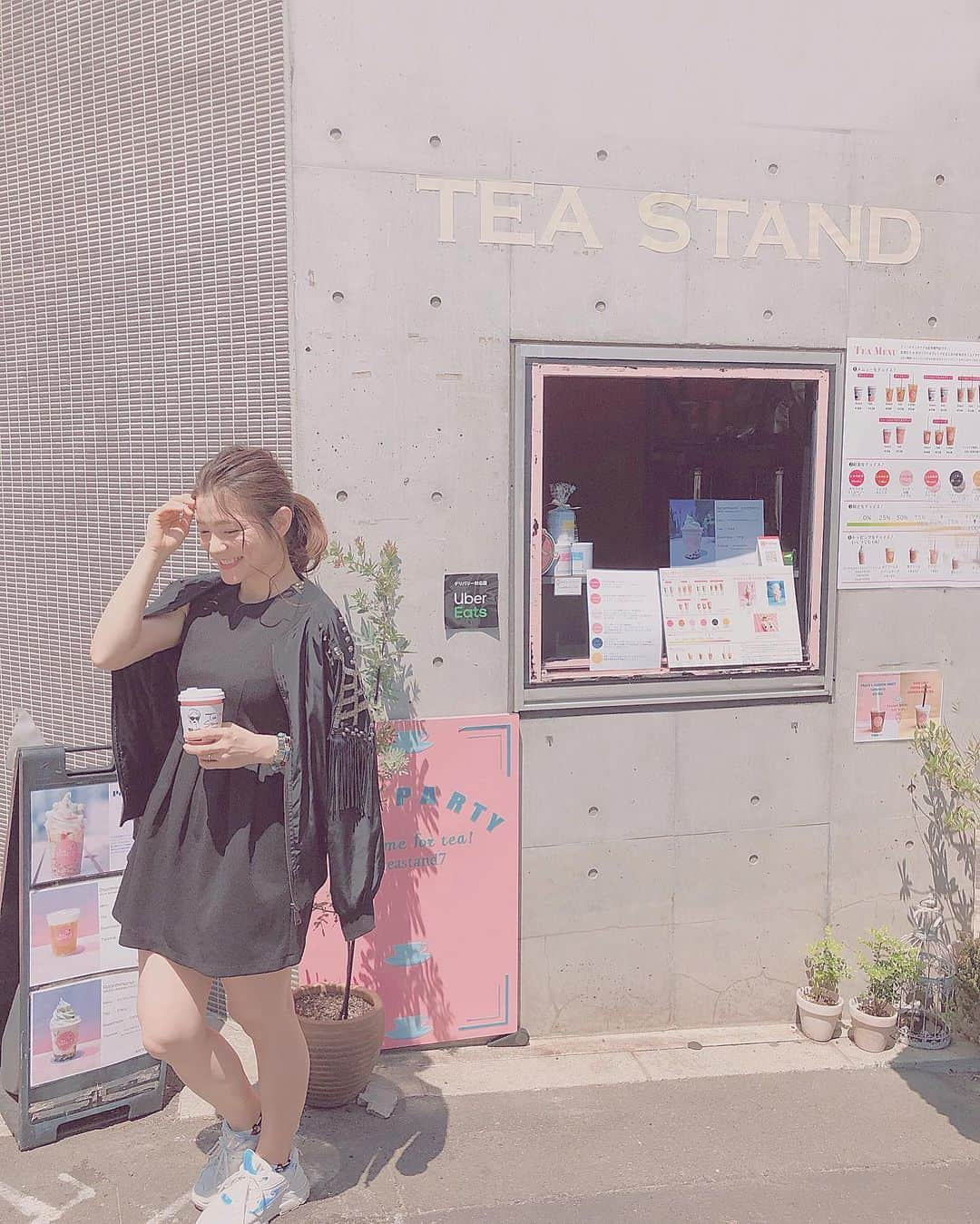 今吉めぐみさんのインスタグラム写真 - (今吉めぐみInstagram)「＊__megu813__＊﻿ ﻿ ﻿ 北参道カフェ☕️❤️﻿ ﻿ #teastand7 ﻿ 通りかかかる度に行きたいと思ってたんだけど﻿ 一人で行く勇気なくて﻿ 元SDNのまみ@mamii.kato﻿ が一緒に行ってくれたと☕️☕️﻿ ﻿ ﻿ 店員さんが色々お茶の説明してくれて﻿ フレンドリーで優しかった❤️﻿ ﻿ ﻿ ﻿ 梅雨の晴れ間がとても幸せですな✨☀️﻿ ﻿ 今日は雨だけど🥺🌂﻿ よか週末を❤️﻿ ﻿ ﻿ #kitasando #harajukucafe #genic_cafe #tapioca #cafestagram #cafelog_mg」6月15日 9時09分 - megu813