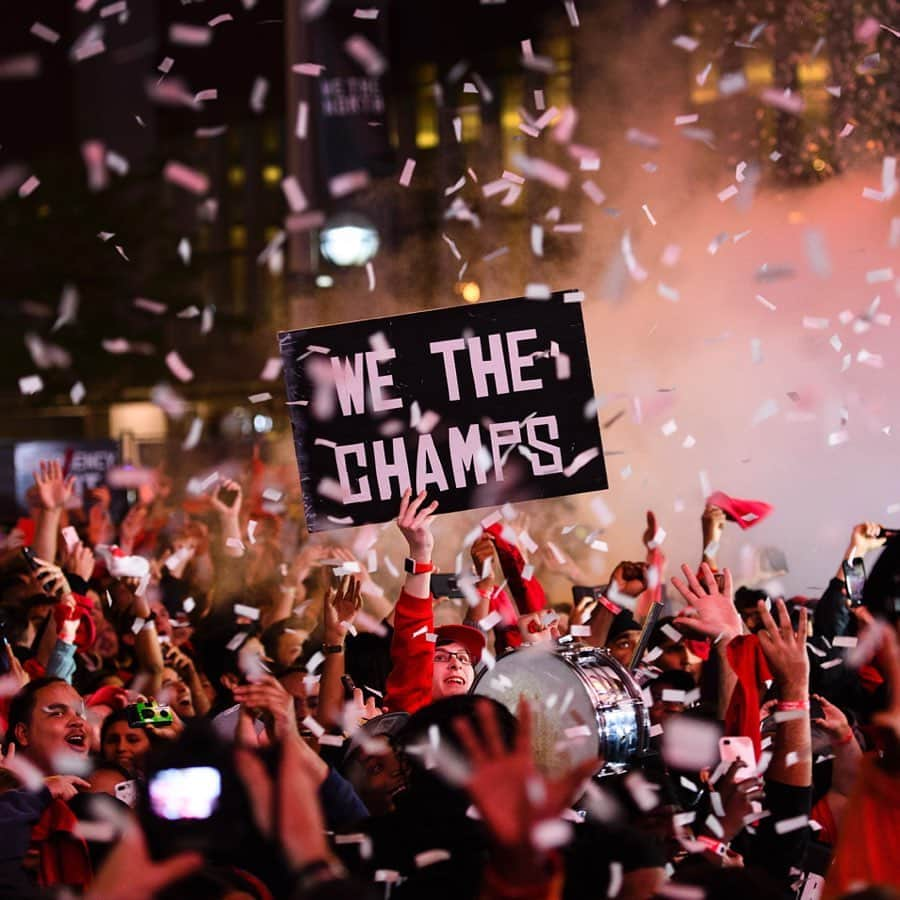 TIME Magazineさんのインスタグラム写真 - (TIME MagazineInstagram)「Canada clinched its first #NBA title on June 13, as the Toronto @Raptors defeated the Golden State @Warriors. Entering these NBA playoffs, Toronto hadn’t earned too much respect from many #🏀 pundits, despite finishing regular season with the second-best record in the league. But when Game 6 was over and #Toronto pulled out a 114-110 victory, Canadian fans refused to leave the Oracle Arena in Oakland. Even as the team chugged from champagne bottles in the locker room, leaving them strewn all over the floor, fans lingered outside. “It feels so good to shut this place down,” a chiropractor from British Columbia told @sgregory31. “Respectfully.” In this photograph, fans celebrate in Toronto. Read more about how the #Raptors won the series at the link in bio. Photograph by @ndenette—@cdnpress/@apnews」6月15日 9時13分 - time