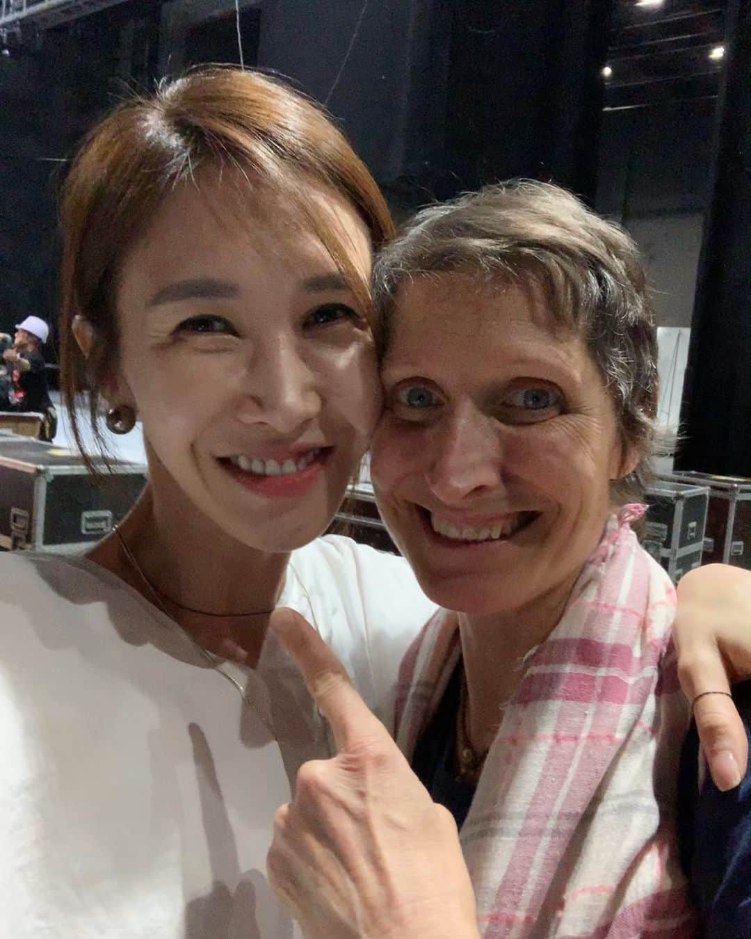 ユン・ヘジンさんのインスタグラム写真 - (ユン・ヘジンInstagram)「Thank you for the wonderful performances in Seoul.👏🏻👏🏻🙏🏻 I was soooo happy to see you all again in Korea😘💓 Good luck with rest of the shows in Daejeon~! I hope to see u all in Monaco,too!!💋💋 #lesballetsdemontecarlo #jeanchristophemaillot #cendrillon#backstage  6.14, 2019」6月15日 9時24分 - hjballet80