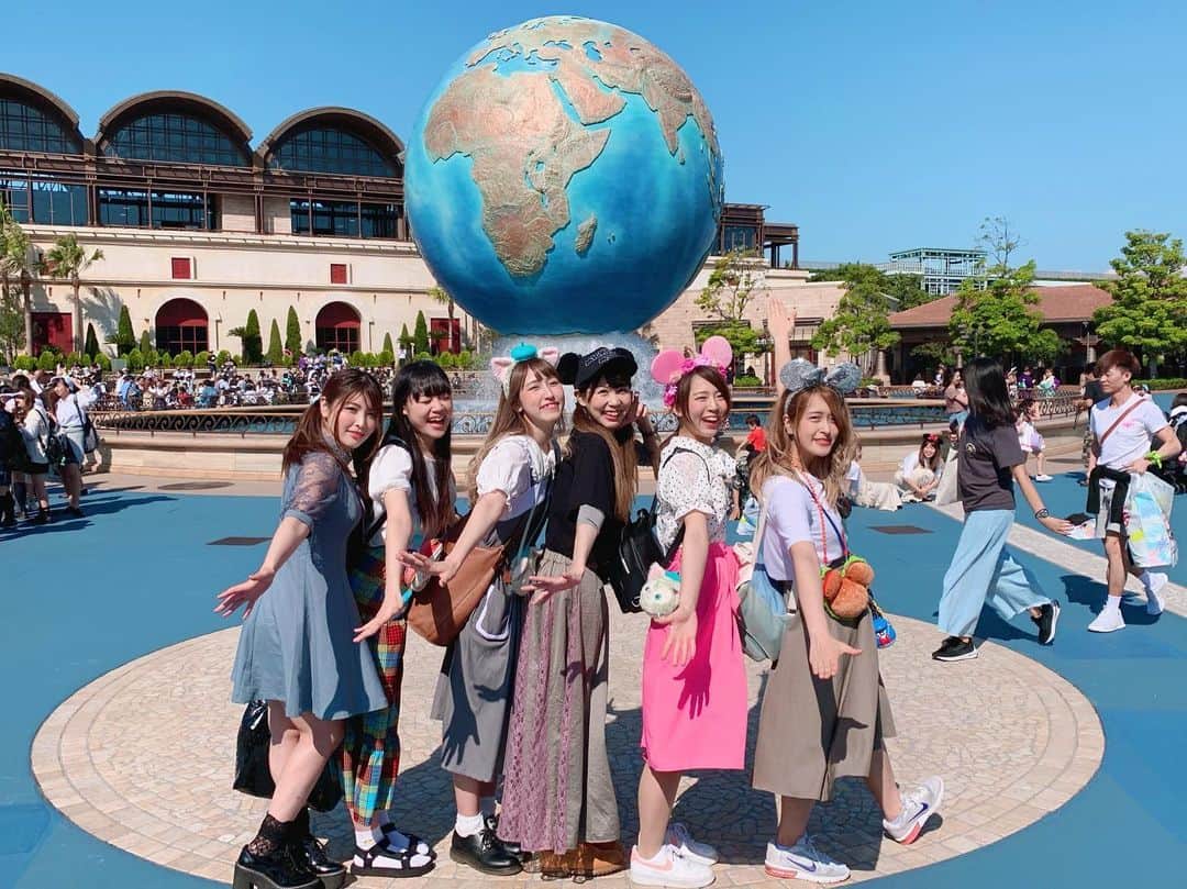 新村あかりのインスタグラム：「舞台のメンバーでディズニーシー行ってきたよぉ💕 #disneysea」