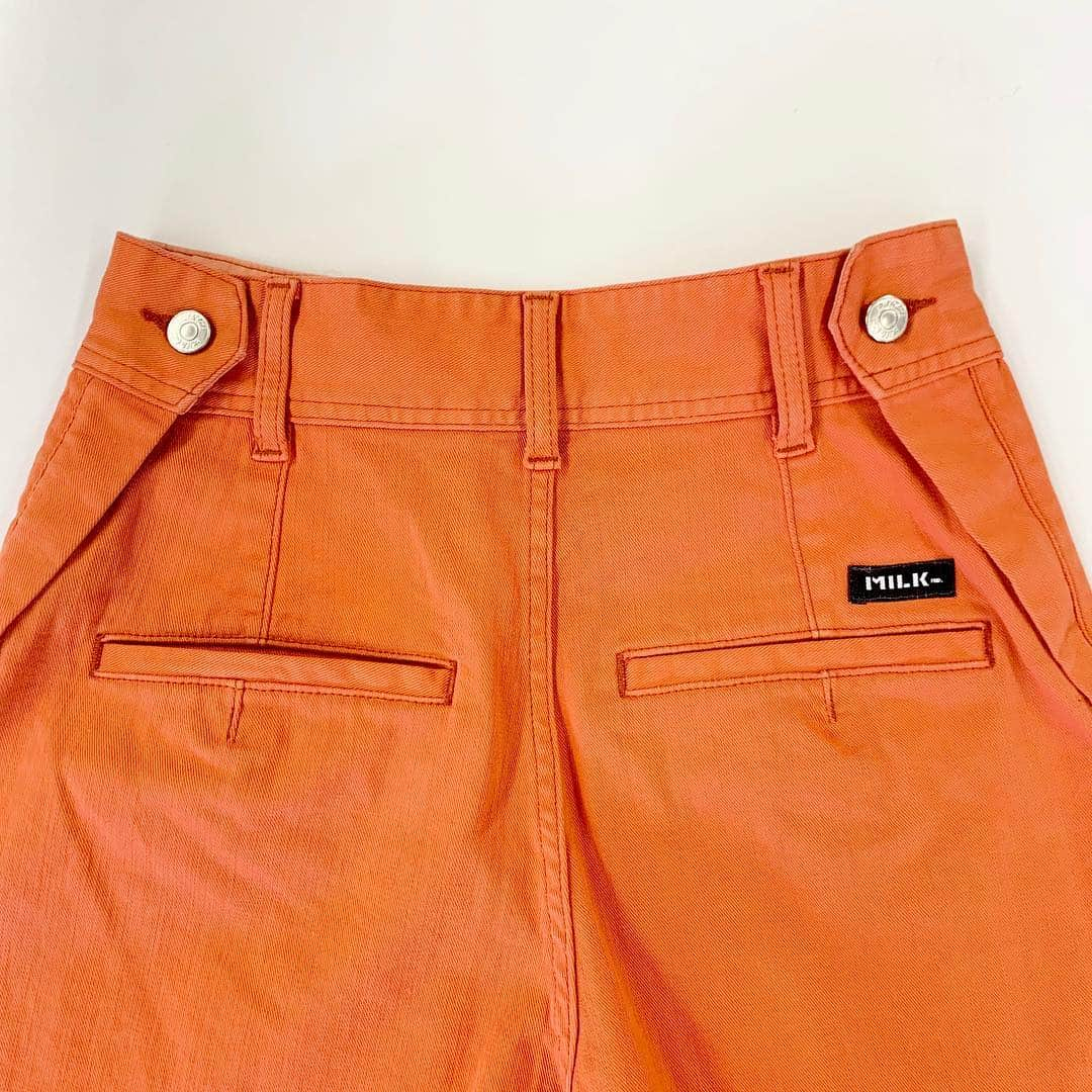 MILKFED.さんのインスタグラム写真 - (MILKFED.Instagram)「<<NEW ARRIVAL>>﻿﻿﻿﻿ →→スワイプ→→﻿﻿﻿ ﻿﻿﻿ ﻿ 🏝TROPICAL SHORT PANTS ¥10,000+TAX﻿ フェスにリゾートに大活躍!﻿ 大柄のカラーリングが可愛いショートパンツ♡﻿ ホワイトのベルトに﻿ バックポケットのロゴがコーディネートのポイントに。﻿ ﻿ 🧡MILITARY SHORT PANTS ¥9,000+TAX﻿ 洗いのかかったデニムの生地感が﻿ お洒落なショートパンツ!!﻿ ベージュ、オレンジ、ブルーと﻿ かわいいカラー展開がTシャツとの相性◎﻿ ﻿ #milkfed #milkfedjp ﻿﻿﻿﻿﻿﻿﻿ #コーデ #casualstyle ﻿﻿﻿﻿﻿﻿ #ガーリーストリート﻿﻿#kawaii」6月15日 9時19分 - milkfedjp