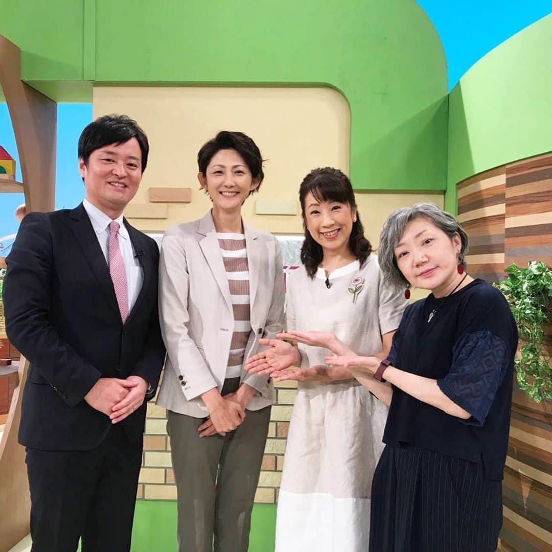 フジテレビアナウンサーのインスタグラム：「. 16日朝6時30分から、関西テレビの「カンテレ通信」に出演します！ とくダネ！でも放送した、ＦＮＳチャリティキャンペーンの今年度の支援国ウガンダについて報告しました。 関西のみなさん、ぜひご覧ください。 司会の#関純子アナ、同期の#林弘典アナ、 劇作家で演出家の#わかぎゑふさんと！ #関西テレビ #カンテレ通信 #フジテレビアナウンサー #森本さやか」