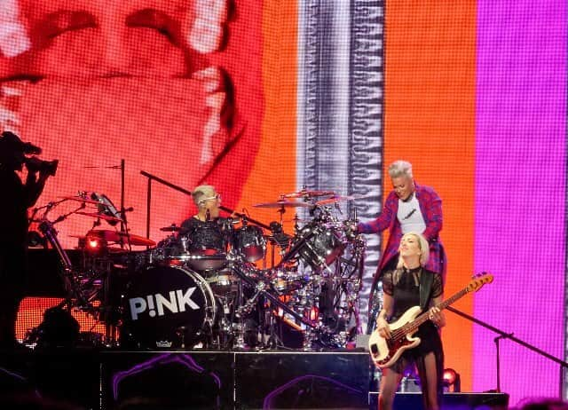 マーク・シュルマンさんのインスタグラム写真 - (マーク・シュルマンInstagram)「Amsterdam Sunday!! #repost @pinkiesfamily... Happy Friday!! @evagardner and @markyplanet rocking the world with @pink 📸 by @cabojonny921 #Beautifultraumatour #pink #drumandbass #happyfriday #pinkiesfamily」6月15日 9時54分 - markyplanet