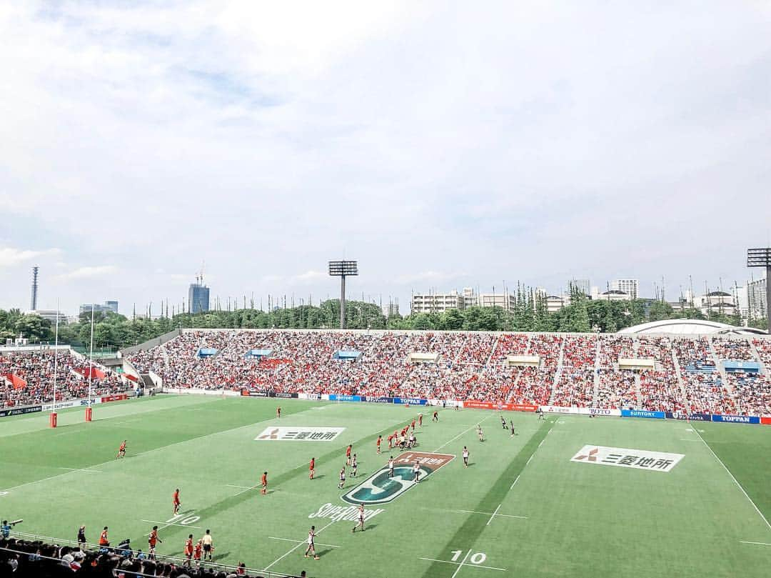 淡輪優希さんのインスタグラム写真 - (淡輪優希Instagram)「今朝は #Rugby の夢を見て起きた🏉(笑 ちなみに #観戦 ではなく、#マネージャー でもなく、#選手 としてフィールドにww😂 なぜか高校の #ラグビー部 時代のユニフォームを着てて、走っても走ってもなかなかトライまでいかないから(夢あるある)、ディフェンスをとにかく必死に交わしてて、誰かにパス出したい！ってなって目に入ったのが ある日本代表選手の方だったから、よし！これでなんとかなる！！って思って綺麗なスクリューパスだしたのに、後ろから高校時代のラグビー部顧問の先生がなぜなカットインしてきてパスを受け取っちゃって、あぁーーそれはまじでちがーーーーう！笑😩🤚⚡️って思いながら倒されて、すぐ立ち上がらなきゃって思って立とうとするのに、今度は膝に力が入らなーーいナゼー🙄💦(夢あるある)ってなってるとこで起きました😊。笑 フラストレーション笑笑 . 果たしてあの後トライはできたのだろうか。。 身体が強かったら、足が速かったら、#ラグビー やってみたかったなー🏉 #ルール解説します #ラグビーのルール #難しいよね #ラグビー解説 #ホリプロ #ホリプロアナウンス室 #rwc2019 #rugby #ラグ女 #ラグビー日本代表 #ラグビー部 #ラグビーを盛り上げたい #ラグビーバカ #フリーアナウンサー #レポーター #sportsreporter #rugbyworldcup #ラグビー #ラグビー好き #ラグビー部マネージャー #ラグビー女子 #ラグ女 #ラグビーワールドカップ #ラグビーワールドカップ2019 #rugbyworldcup2019」6月15日 10時09分 - yukitannowa