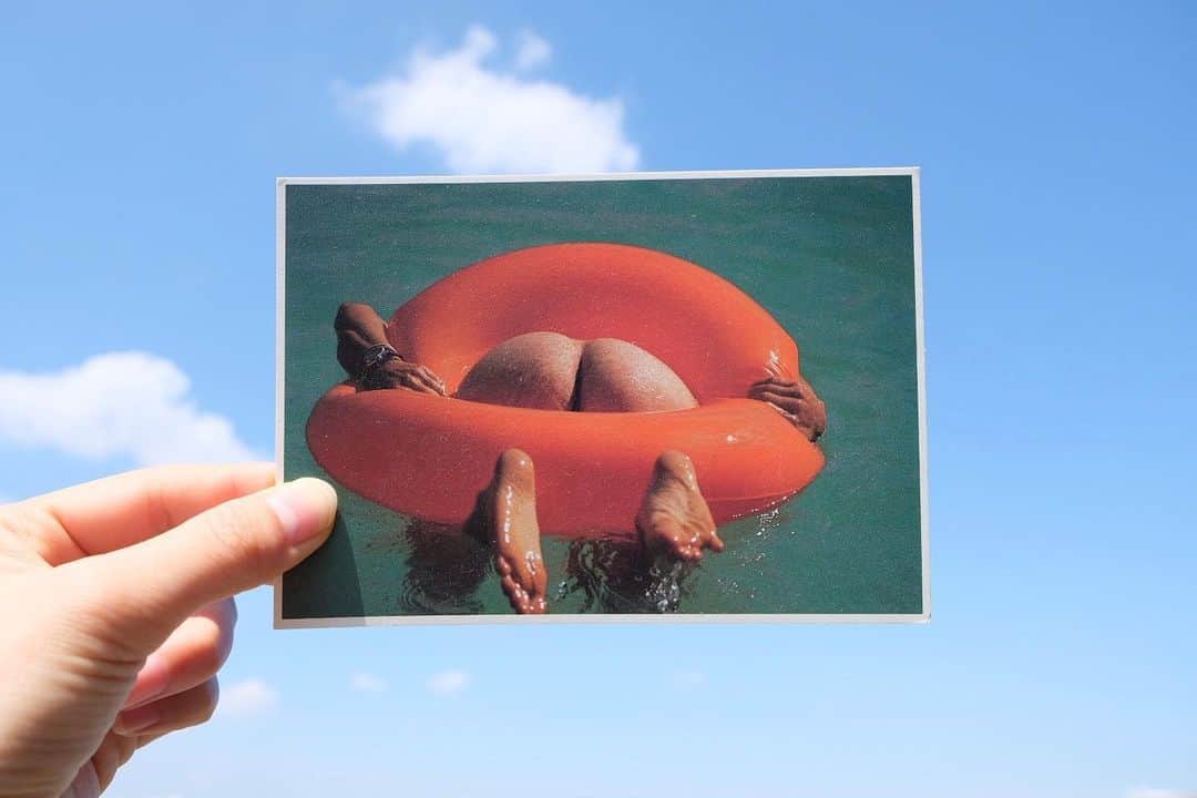 武智志穂さんのインスタグラム写真 - (武智志穂Instagram)「母からの愛情便が届きました📦 （手作りのお味噌や黒にんにくや体が喜ぶ食材を定期的に送ってきてくれるんだ〜😊） 添えられていたポストカードが可愛かった💌 また一緒に南国に行きたいねぇ。」6月15日 10時58分 - shiho_takechi