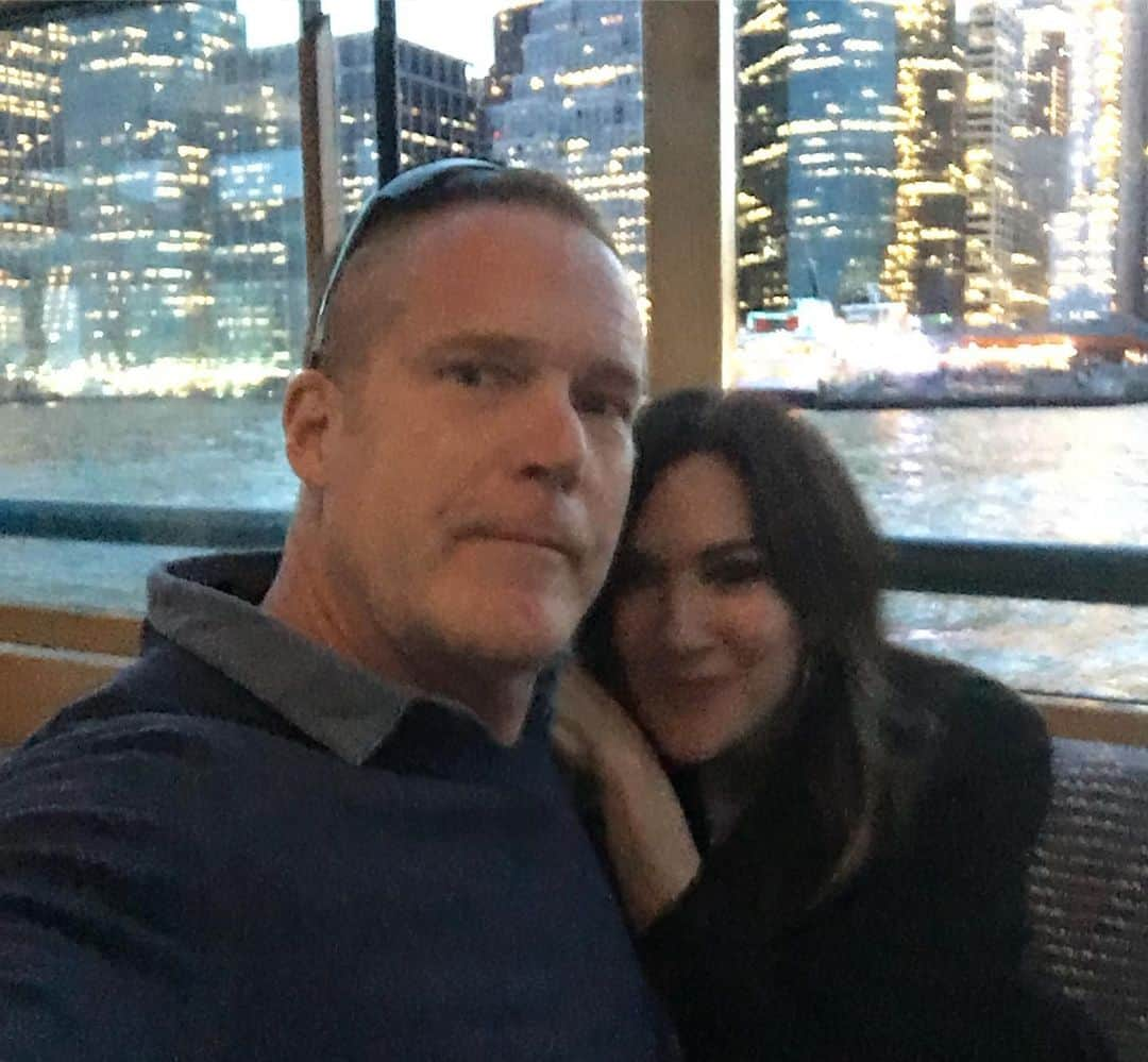 ナディア・ダジャニさんのインスタグラム写真 - (ナディア・ダジャニInstagram)「Are you kidding me, New York? My husband takes me on the best dates! #i❤️ny #jazzcruise #boating #newyork #datenight #firefighterswife」6月15日 11時05分 - caughtoffbase