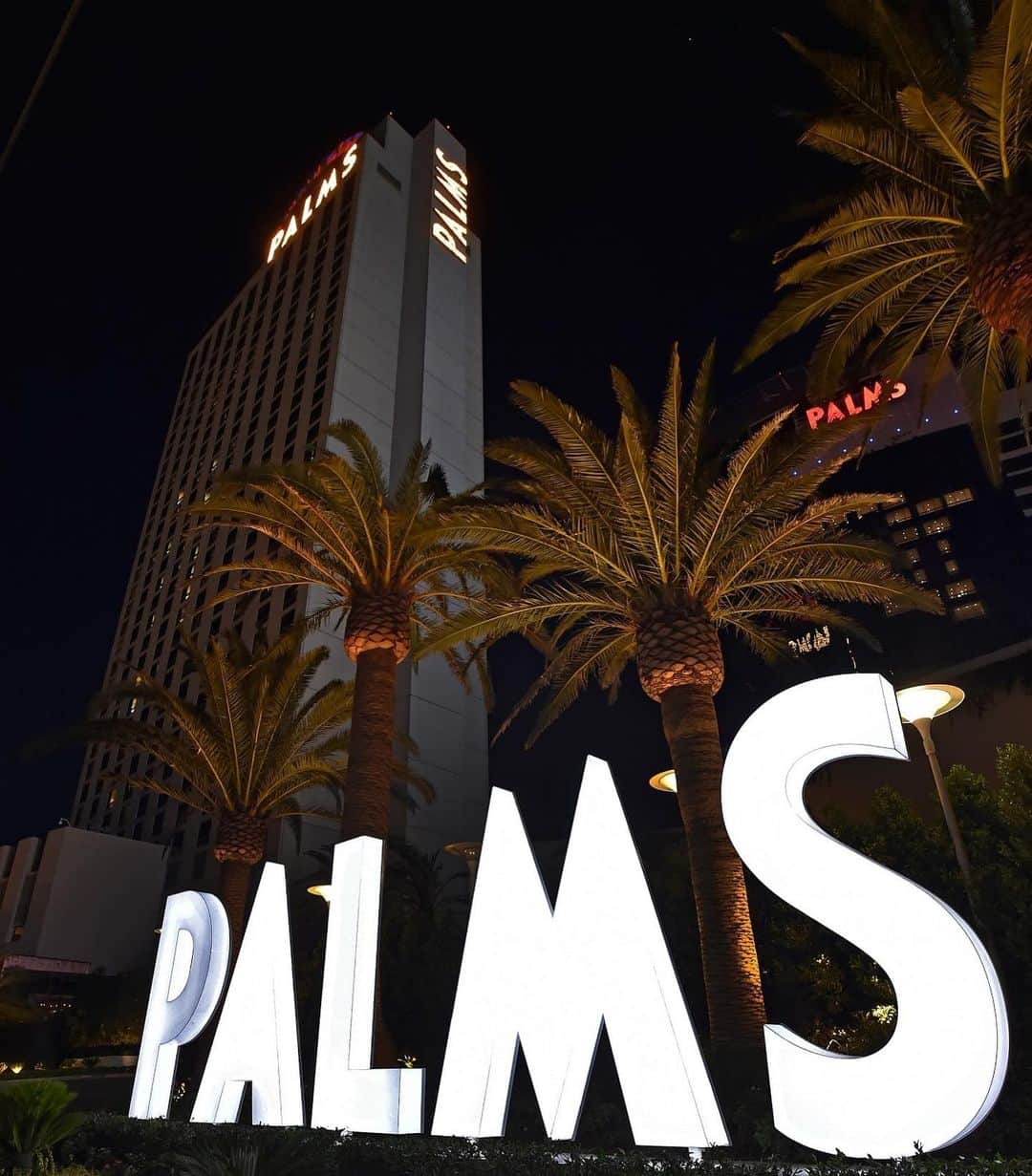 Palms Casino Resortのインスタグラム：「Start the weekend here.」
