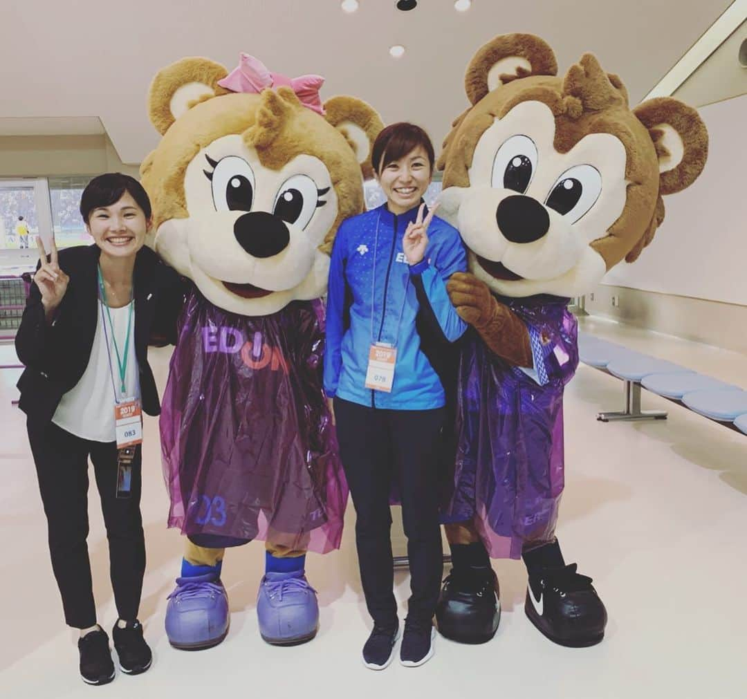 木村文子さんのインスタグラム写真 - (木村文子Instagram)「サンフレッチェ広島vs湘南ベルマーレ戦@エディオンスタジアム 😊⚽️ 6月14日は五輪旗制定記念日ということで世界のトップアスリートとICHIGAN応援イベントに参加してきました✨ 選手の皆さんの活躍を現地で観戦することが出来てとても楽しい時間でした⚽️☺️⚽️ やっぱりスポーツ観戦はパワーをもらえますね💪✨選手の皆さんかっこよかったです😆 前の動きや横の動き…脚も速いなぁ〜と勉強にもなりました🤔 私も頑張ります❗️❗️ #サンフレッチェ広島 #サッカー#観戦 #五輪 #エディオン  #sanfrecce #hiroshima #victory #good #game #edion #stadium #olympic #flag #aniversary」6月15日 11時26分 - kimura.ayako