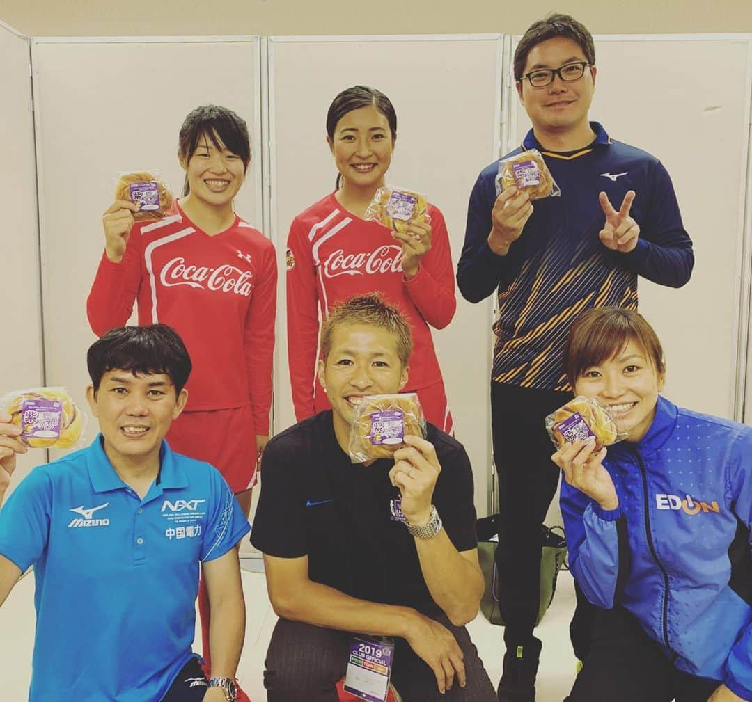 木村文子さんのインスタグラム写真 - (木村文子Instagram)「サンフレッチェ広島vs湘南ベルマーレ戦@エディオンスタジアム 😊⚽️ 6月14日は五輪旗制定記念日ということで世界のトップアスリートとICHIGAN応援イベントに参加してきました✨ 選手の皆さんの活躍を現地で観戦することが出来てとても楽しい時間でした⚽️☺️⚽️ やっぱりスポーツ観戦はパワーをもらえますね💪✨選手の皆さんかっこよかったです😆 前の動きや横の動き…脚も速いなぁ〜と勉強にもなりました🤔 私も頑張ります❗️❗️ #サンフレッチェ広島 #サッカー#観戦 #五輪 #エディオン  #sanfrecce #hiroshima #victory #good #game #edion #stadium #olympic #flag #aniversary」6月15日 11時26分 - kimura.ayako