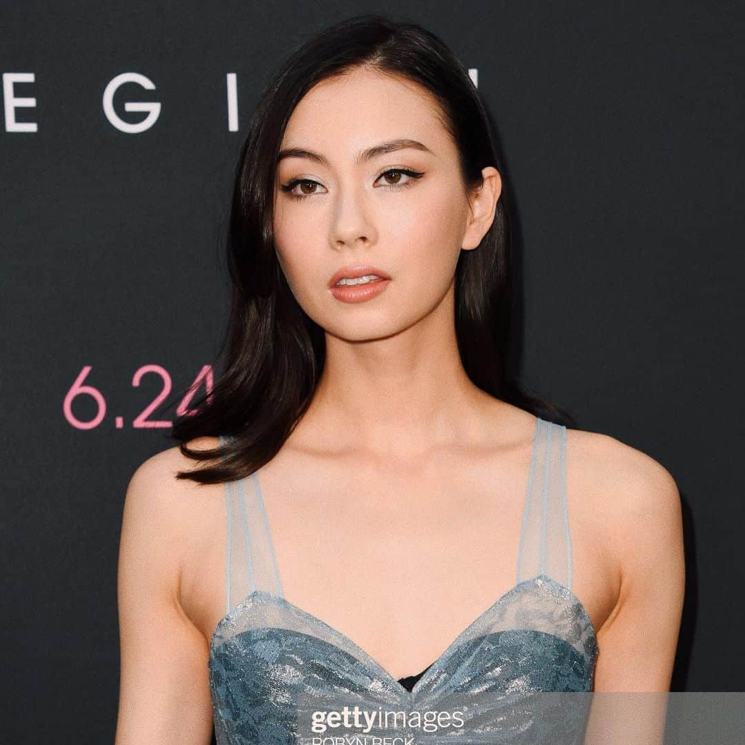 ローレン・サイさんのインスタグラム写真 - (ローレン・サイInstagram)「Last night at the premiere of @legion_fx wearing @marcjacobs. what a night, I can’t wait for you to see this...! Coming to you 6/24 on FX 👀🤖💃🏻✌🏻!!」6月15日 11時32分 - laurentsai