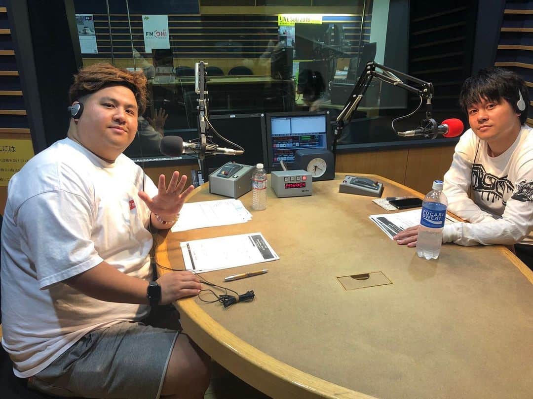 池田真一のインスタグラム：「‎もうすぐ始まるよー！ ‎土曜お昼12時からは『ダブルアートのSaturday Music Show』 ‎メッセージどんどん増えてます！ ‎ラニーノーズの枚数越えたいのでどしどしお待ちしております！ ‎ツイートやリプライもよろしくお願いします！⁦‪#ダブサタ でお願いします٩‬⁩(๑^o^๑)۶」