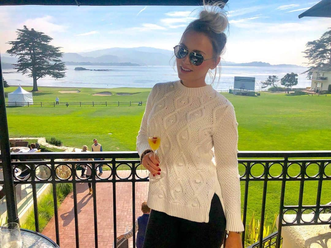 ブレア・オニールさんのインスタグラム写真 - (ブレア・オニールInstagram)「#19 at Pebble ☺️ #cheers ⛳️🇺🇸 • • #fbf #usopenweek #pebblebeach #golf」6月15日 11時49分 - blaironealgolf