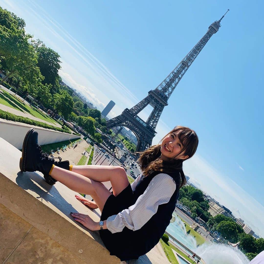 森田真結子さんのインスタグラム写真 - (森田真結子Instagram)「＼Bonjour🇫🇷／﻿ ﻿ 3年振りにフランスに来ています♡﻿ ﻿ エッフェル塔わぁぁぁ〜い♡﻿ 大きい！かわいい！広場も素敵！﻿ ﻿ @_____chaaaan﻿ @careey1980﻿ ﻿ 渡仏前にiPhoneXSに変えたから﻿ 写真を撮る手が止まりません！笑﻿ ﻿ 3年前は、フランスに着いてそのまま﻿ 試合会場あるラ・ロシェルへ直行で﻿ 移動ばかりでパリではタクシーから凱旋門を見るくらいしか出来なかったので、﻿ 今回は1日多くパリに泊まって﻿ たーーーーくさんの所を見てきています！﻿ ﻿ Instagramのプロフィールのページから﻿ ストーリーをハイライトにまとめているので﻿ 良かったらそっちもみてねん♡﻿ ﻿ #France #🇫🇷 #フランス﻿ #Paris #パリジェンヌ #まよんぬ﻿」6月15日 11時51分 - mayodarts