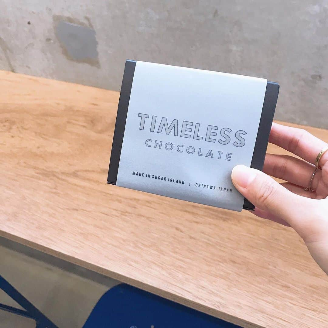 倉松すみれさんのインスタグラム写真 - (倉松すみれInstagram)「沖縄のbean to barチョコレート😚🍫 @timelesschocolate . . . ハイカカオブームの中でも使用する砂糖にもこだわりを持っているお店😊 カカオ豆✖️サトウキビのみを使ってるお店♪ 特にザラメシュガーを使ったものがお気に入りでした♡ . . . . . thankyou<3 @nittahironobu . . #タイムレスチョコレート#沖縄#チョコレート#🍫#カカオ豆#サトウキビ#黒糖#チョコ#ハイカカオ#ザラメシュガー#お土産#ザラメ#ビーントゥバー#カカオ#チョコ#timelesschocolate#chocolate#hicacao#cacao#sugarcane#blacksugar#okinawa#beantobar#すみれのチョコ紀行🍫」6月15日 12時05分 - sumire_0415