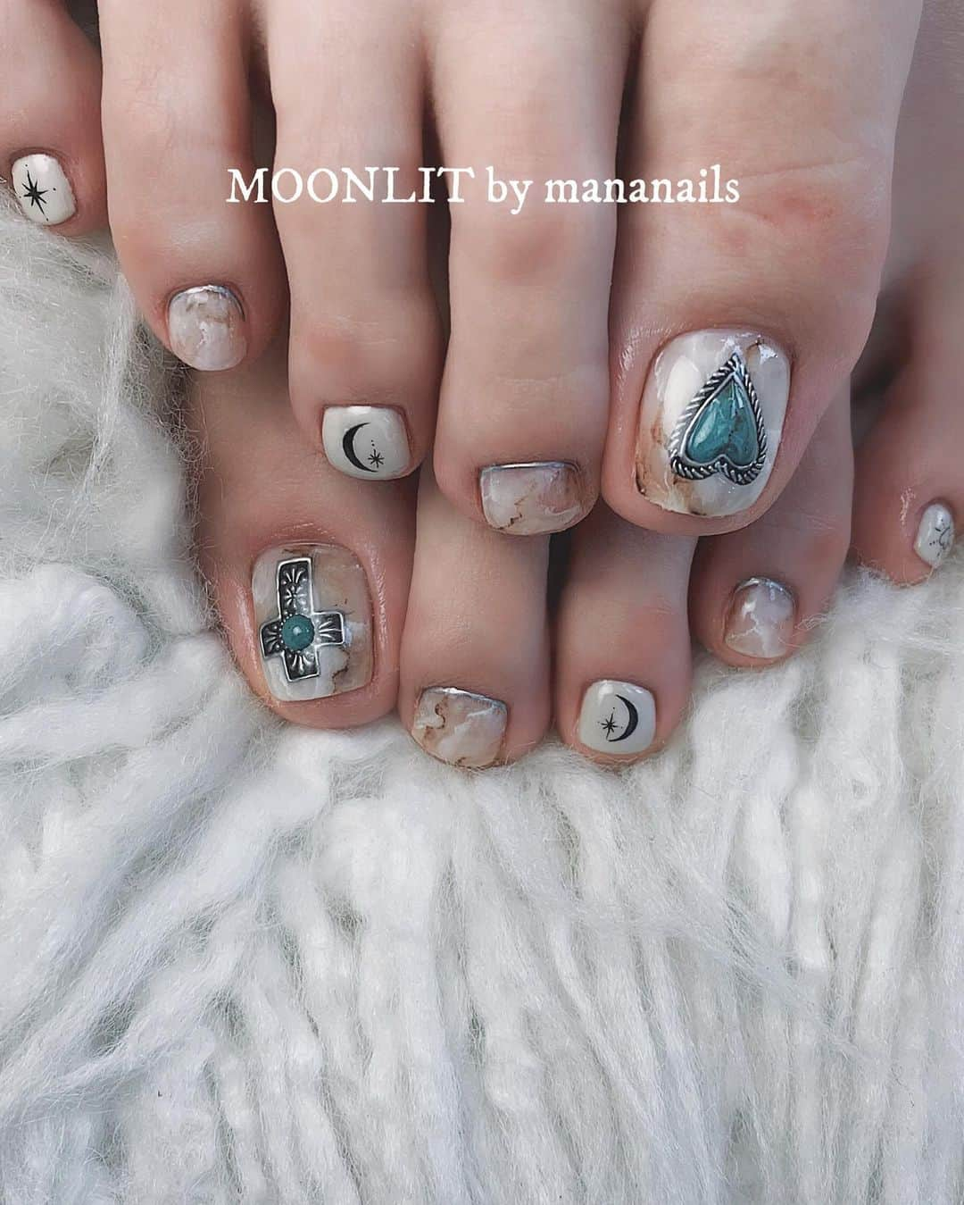 mananailsさんのインスタグラム写真 - (mananailsInstagram)「marble & jewelry art ㅤ ☾120min design」6月15日 12時24分 - mananails