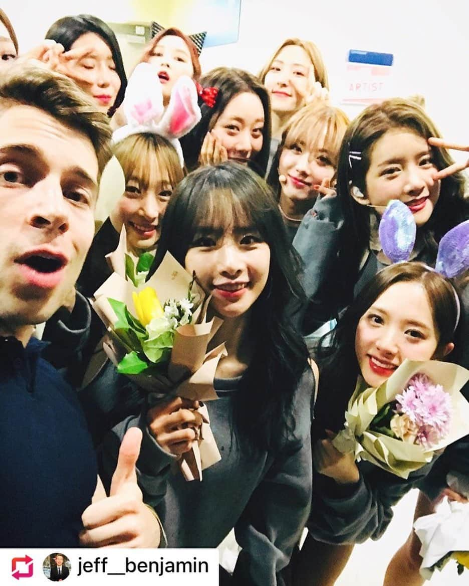 宇宙少女さんのインスタグラム写真 - (宇宙少女Instagram)「[#WJSN] credit: @jeff__benjamin... So it's not our best photo together 😝 but it's a fun #JeffBenjaminSelfie from when we met in Korea last after their solo concert! 🥰 I want to take a moment to congratulate WJSN for their successful promotions with #For_The_Summer and #Boogie_Up! You've had more wins than ever and you've done so well with this era...and it's still going! I'm excited for you, your new album is very good and fun to listen to, and I'm glad Cosmic Girls have a great summer album! Congratulations and can't wait to see what happens next. Enjoy this moment!」6月15日 12時29分 - wjsn_cosmic