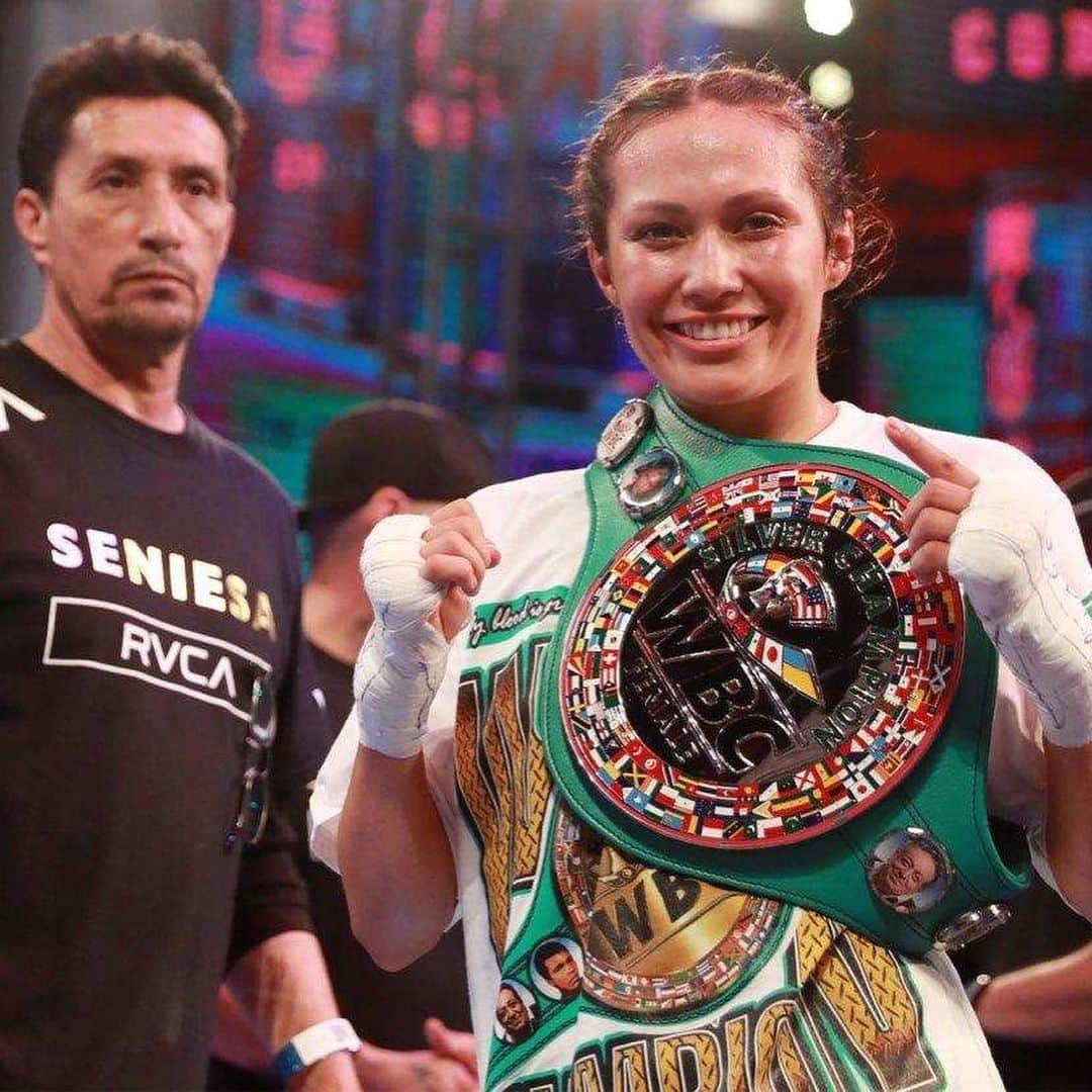 ダニー・トレホさんのインスタグラム写真 - (ダニー・トレホInstagram)「Seniesa Estrada maintains her undefeated record with a win last night 17-0. Congratulations Champ! . . . #boxing #superbad #champion #seniesaestrada #teamsuperbad」6月15日 12時34分 - officialdannytrejo