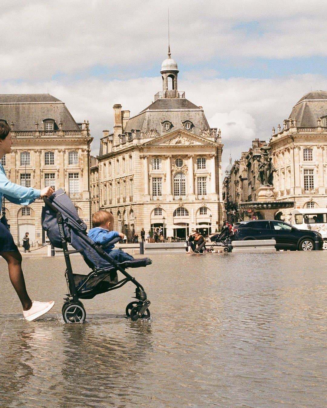 Rie fuさんのインスタグラム写真 - (Rie fuInstagram)「Bordeaux trip with the gorgeous @geenadamianidi to visit the amazing mom/chef @memechobi and her angelic baby...full of great food, wine, and cuteness overload👦🏻🇫🇷🍷大学院で知り合った友人と、初等部からの旧友を訪ねてフランスのボルドーへ。フランスの素晴らしい食事やワインより何よりも、彼女の2歳になる赤ちゃんが可愛いすぎてメロメロに❤️#trip #france #bordeaux #europe #filmphotography」6月15日 23時33分 - riefuofficial