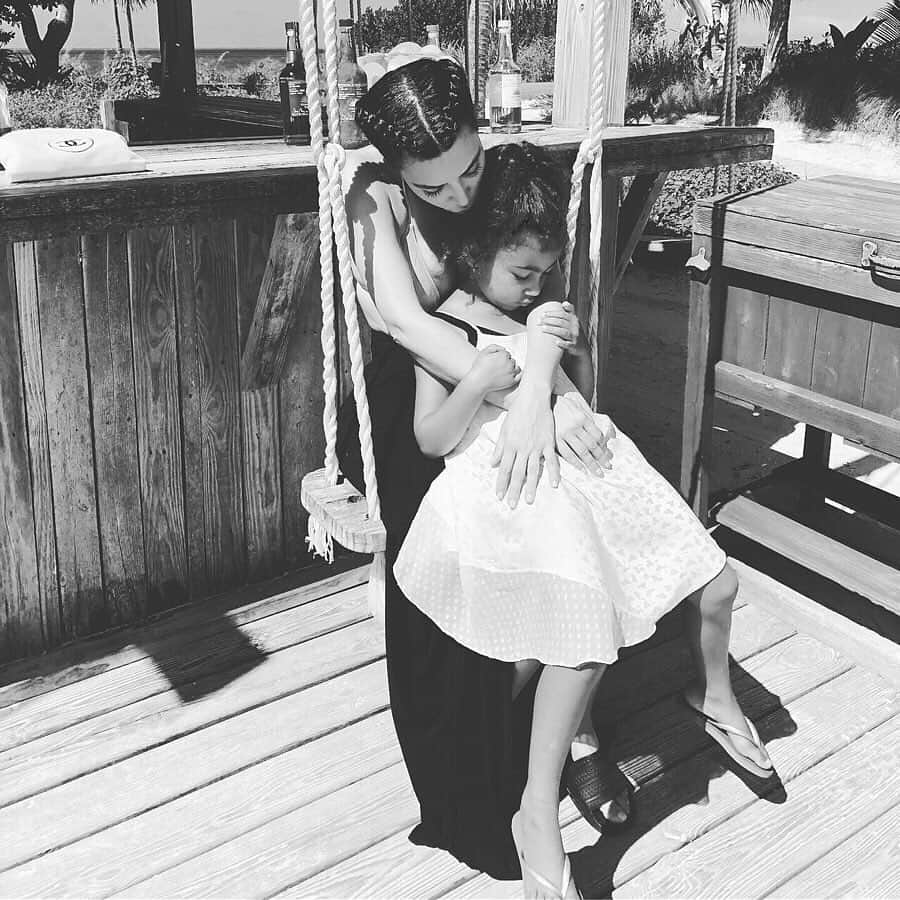 People Magazineさんのインスタグラム写真 - (People MagazineInstagram)「Happy 6th birthday, North! 💕 | #Regram @kimkardashian: “Happy Birthday my sweet girl! The last 6 years have been the best of my life raising you and seeing you grow up. Mommy loves you forever and beyond!”」6月15日 23時38分 - people