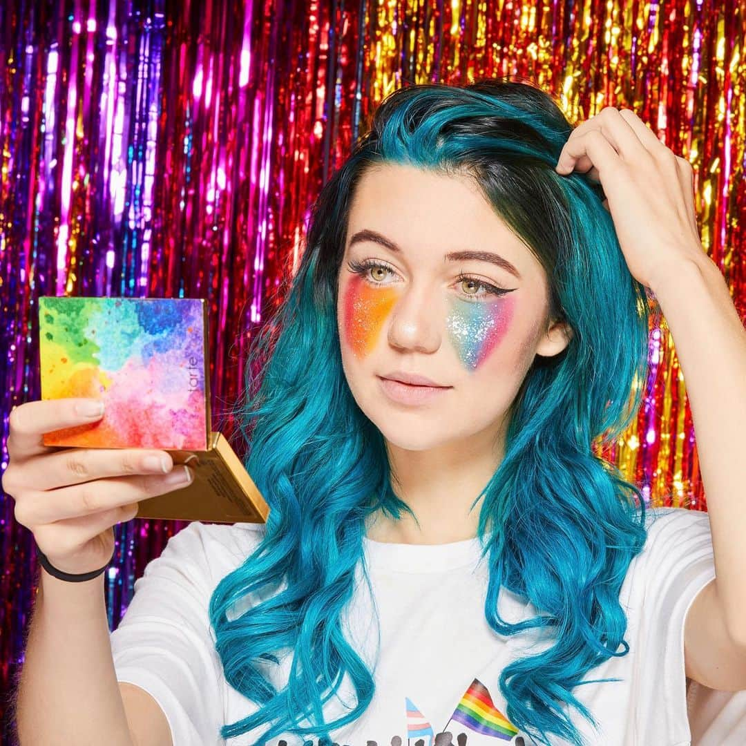 Tarte Cosmeticsさんのインスタグラム写真 - (Tarte CosmeticsInstagram)「🌈🌈KEEP READING FOR @JESSIEPAEGE X TARTE MEET & GREET DEETS!🌈🌈 Join us on Saturday, 6/22/19 for a chance to meet Jessie Paege! She will be signing palettes at @sephorabeverlycenter from 3-5PM. *For a guaranteed spot to meet Jessie, you must make a minimum $24USD purchase from tarte cosmetics so make sure to pick up our #jessiepaegextarte let it rain-bow eye set ($24USD) or some of your fave tarte products! #tartepride #rethinknatural #naturalartistry」6月15日 22時06分 - tartecosmetics