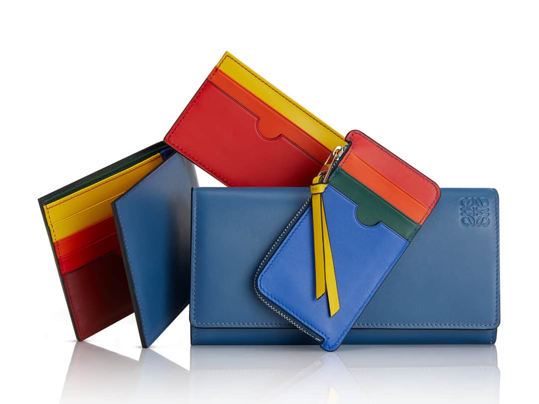 Loeweさんのインスタグラム写真 - (LoeweInstagram)「New Rainbow wallets and small leather goods. #LOEWE」6月15日 22時09分 - loewe