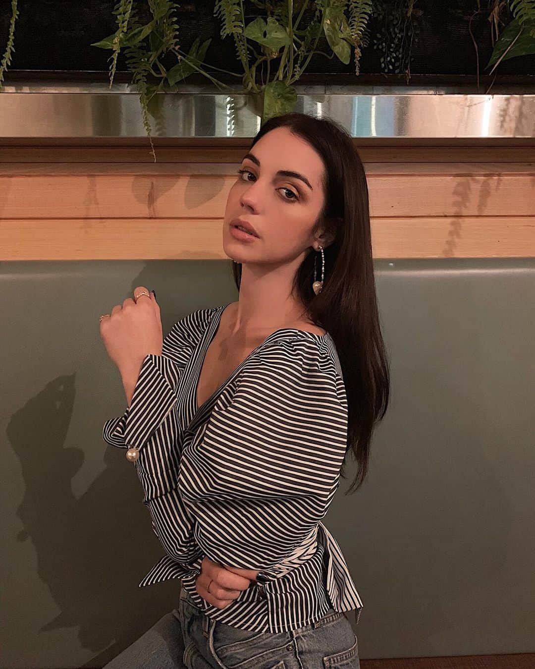 アデレード・ケインのインスタグラム：「The most 💅🏻 @fashionnova #sponsored」