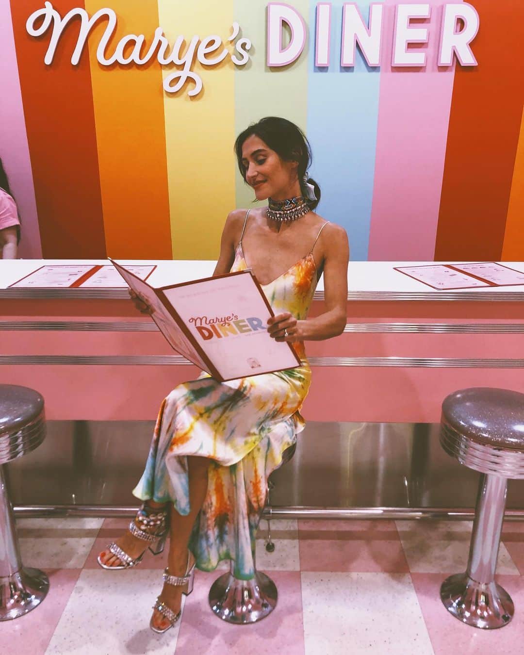 のインスタグラム：「Can we get rainbow sprinkles on top? 🍦 tap to shop @danielleasnyder’s 🌈 outfit and jewels #dannijogirls」