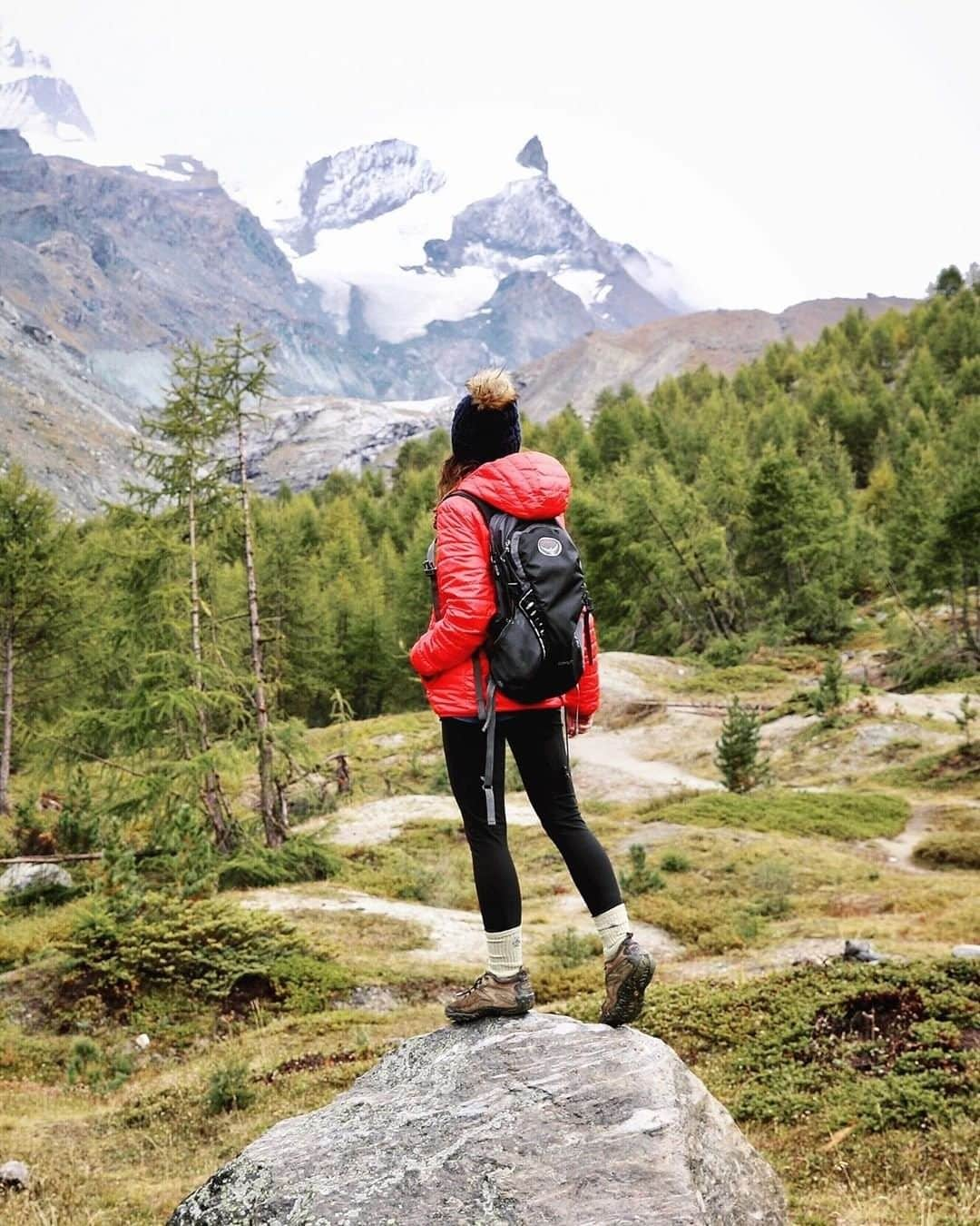 REIさんのインスタグラム写真 - (REIInstagram)「Here's your daily reminder to take a big breath outside.  Photo: @reverieroaming in Zermatt, #Switzerland. #OptOutside」6月15日 23時00分 - rei