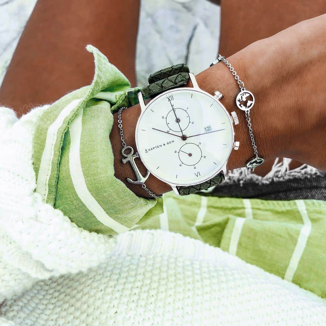 Kapten & Sonさんのインスタグラム写真 - (Kapten & SonInstagram)「'Never stop your wanderlust.' ✨ Our Chrono Silver Pine Green Woven Leather is your perfect summer detail! ☀️ #bekapten #kaptenandson⠀﻿ .⠀﻿ .⠀﻿ .⠀﻿ #weekendvibes #adventureseekers #details #watches #watchlover #ootdfash #ootdlover #fashionlover #fashiongoals #streetstyle」6月15日 23時01分 - kaptenandson